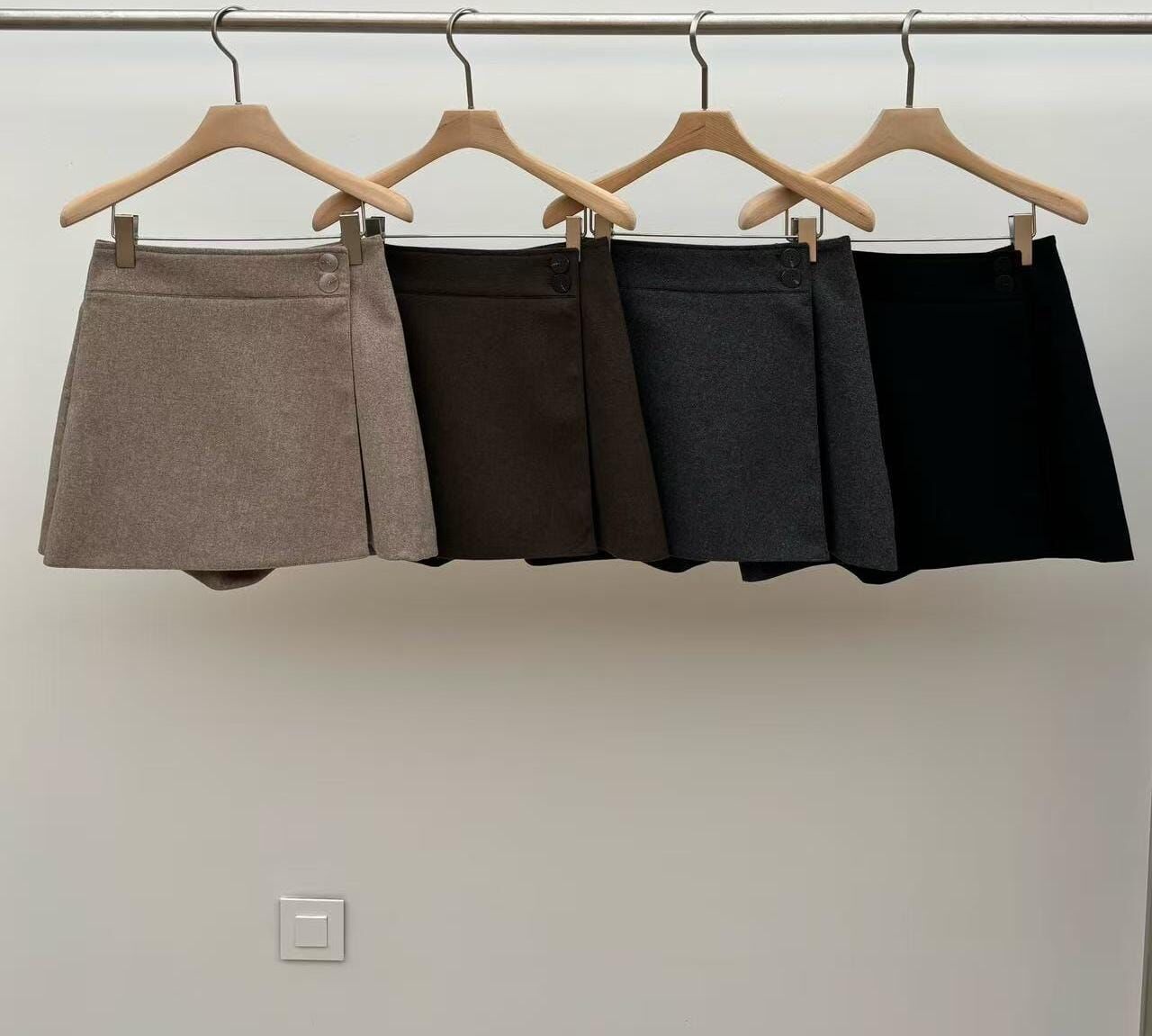 JU5151 毛呢混色前頁短裙褲 (S/M)