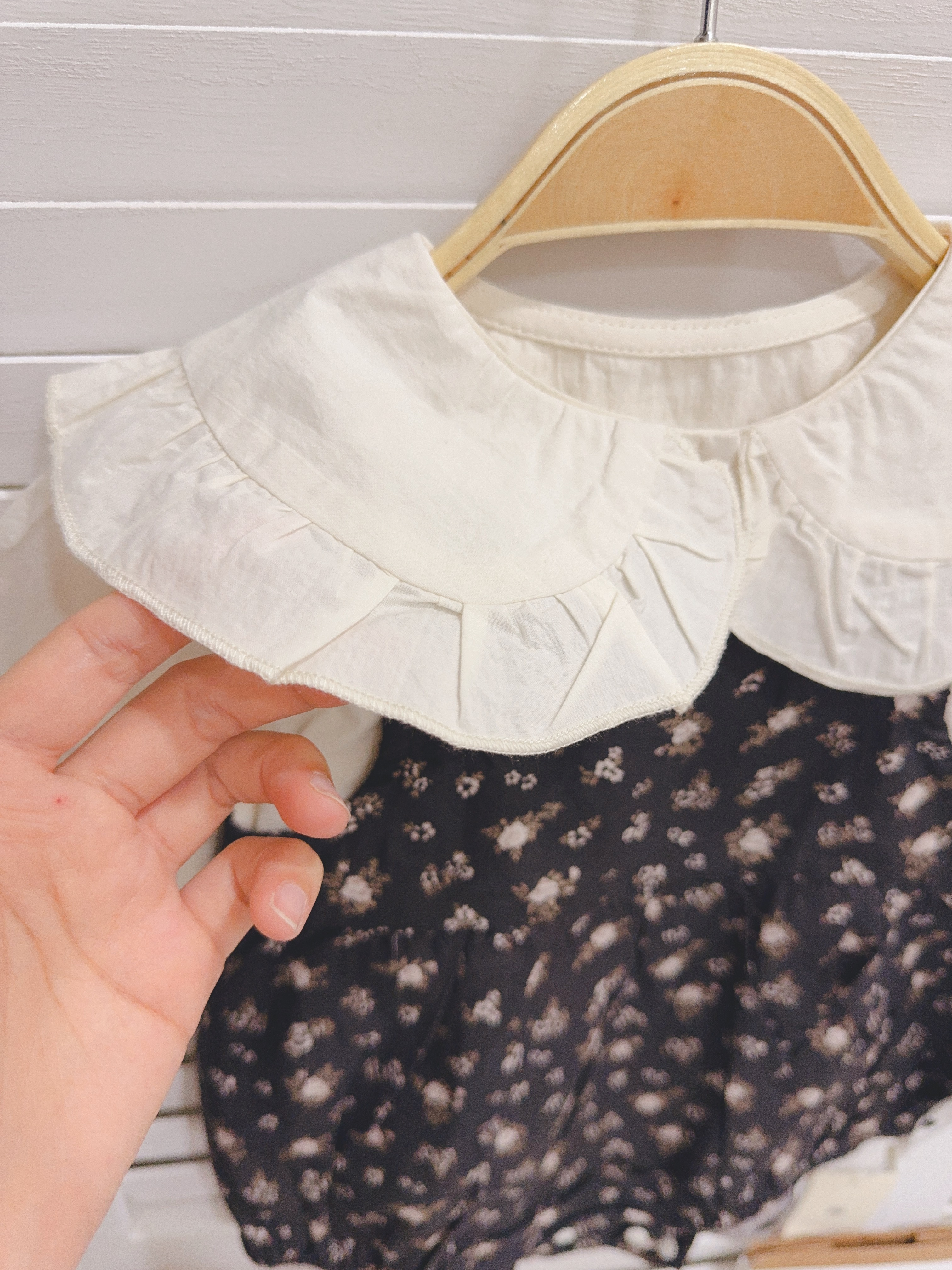 H3083荷葉領碎花連身套裝c119