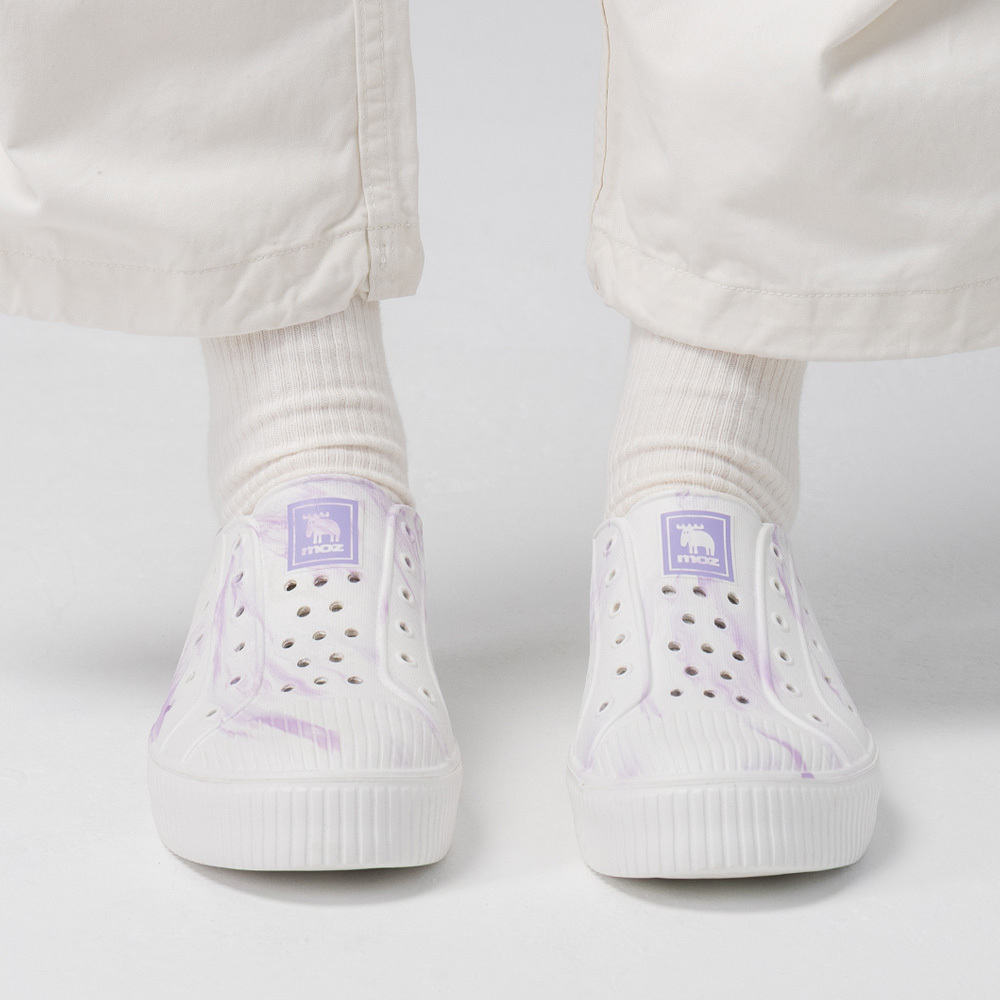 【北歐極光系列】moz 瑞典 駝鹿 雙色洞洞餅乾水鞋 (白/紫標)-附鞋扣