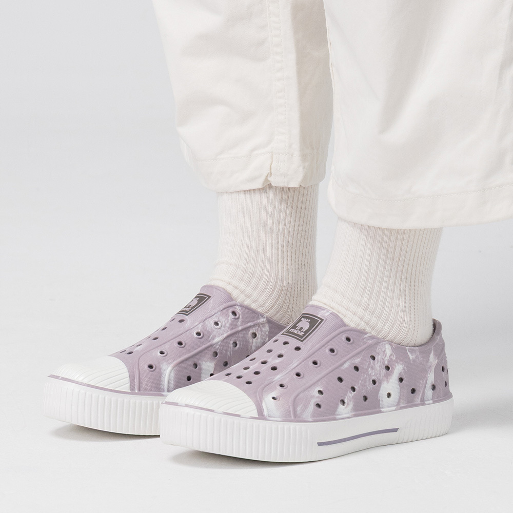 【北歐極光系列】moz 瑞典 駝鹿 雙色洞洞餅乾水鞋 (奶蓋芋圓)-附鞋扣