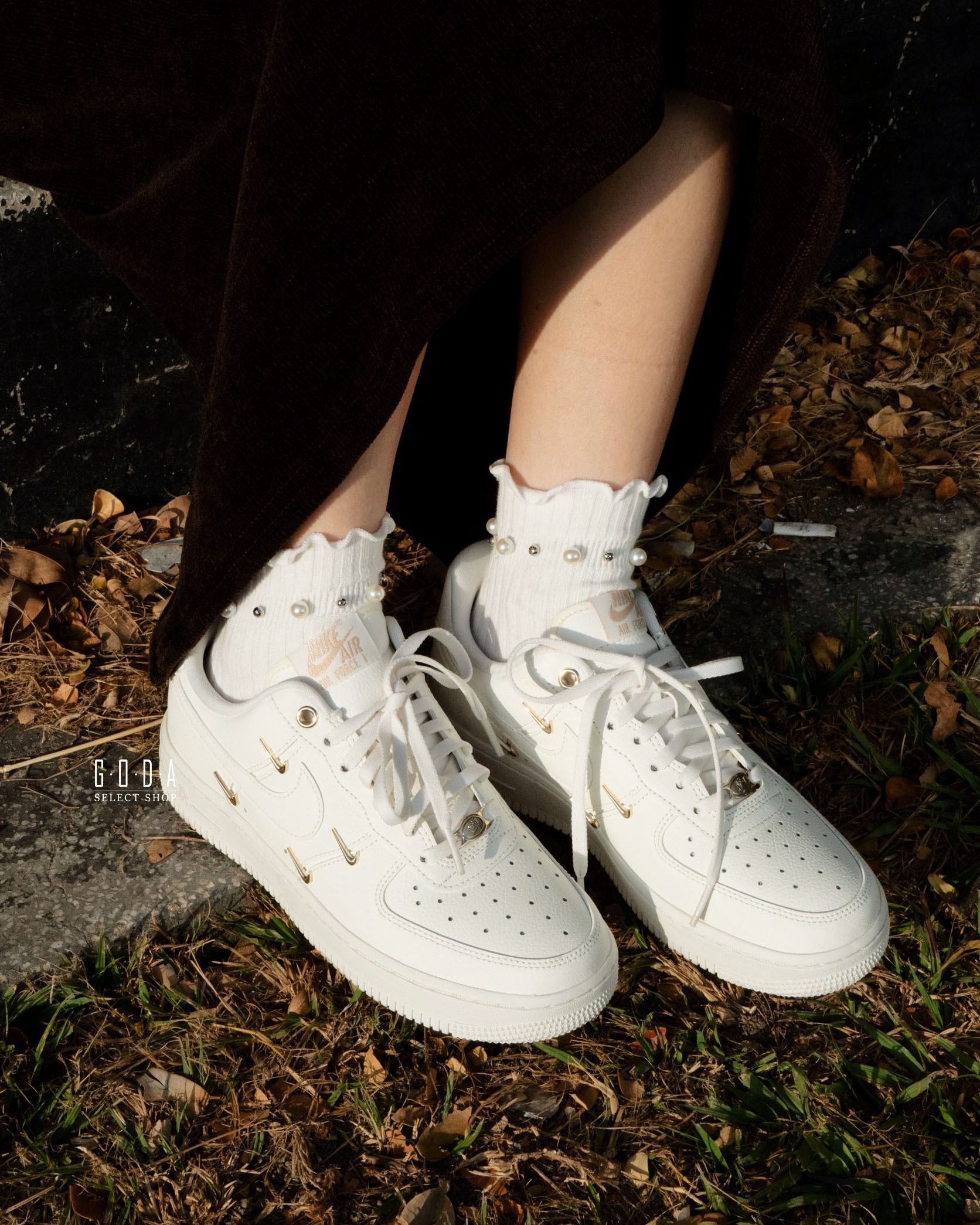 Nike Air Force 1'07 Lx Gold Swoosh 白金 四勾 女鞋 FV3654-111