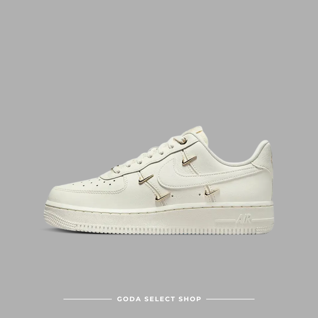 Nike Air Force 1'07 Lx Gold Swoosh 白金 四勾 女鞋 FV3654-111