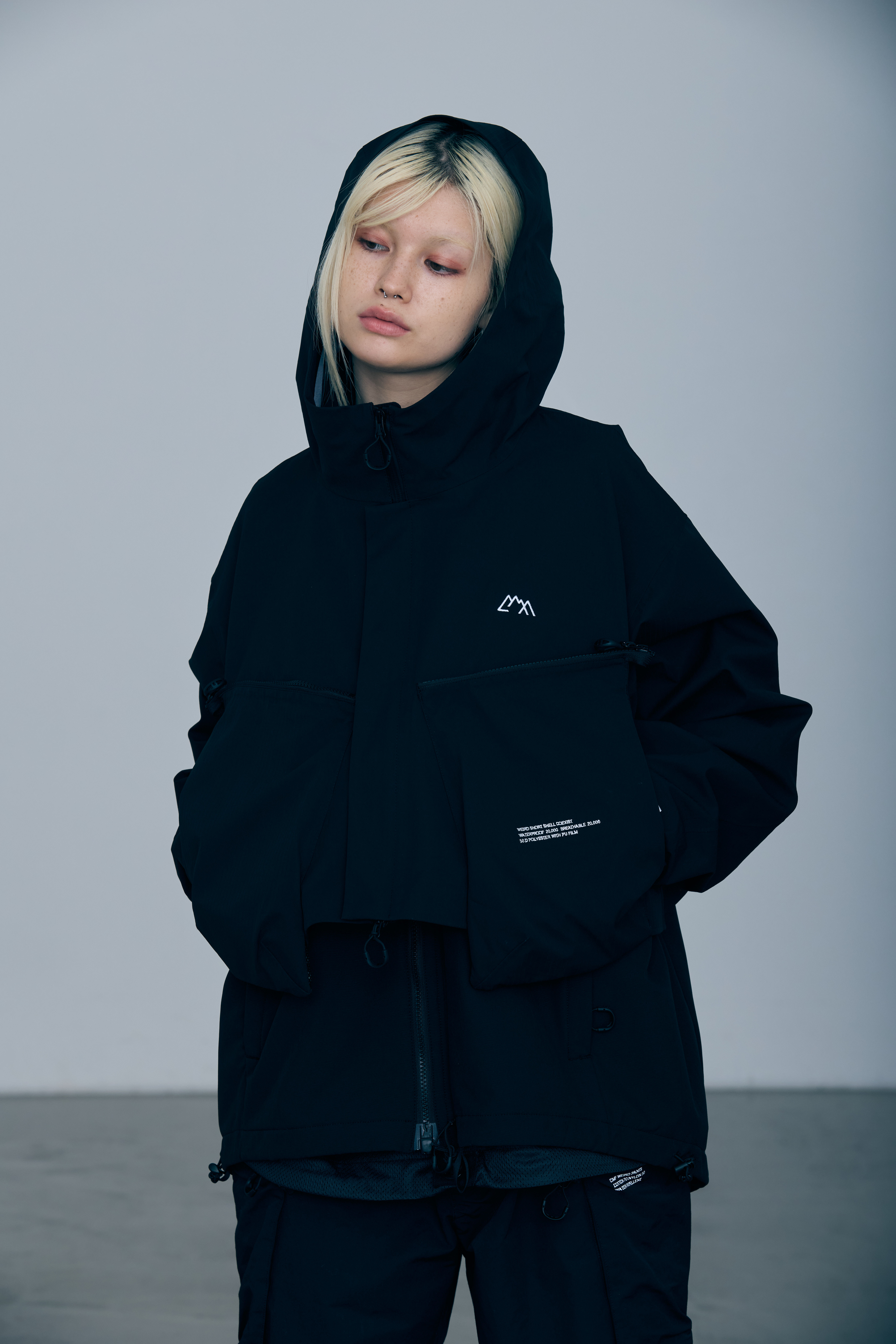 CMF OUTDOOR GARMENT WEIRED SHORT SHELL COEXIST CMF2502-J11C BLACK