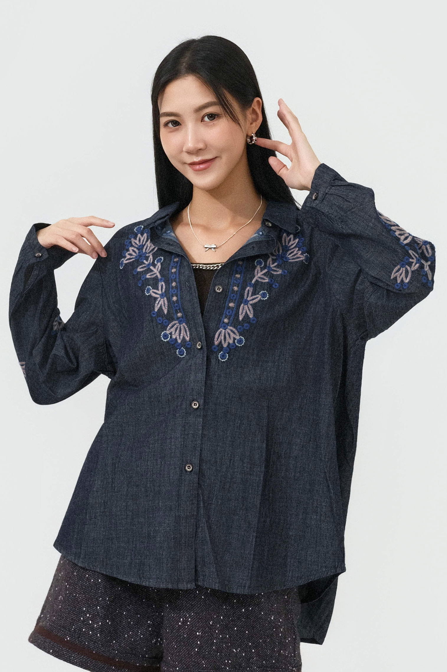 民族花刺繡牛仔恤衫 (現貨款式）