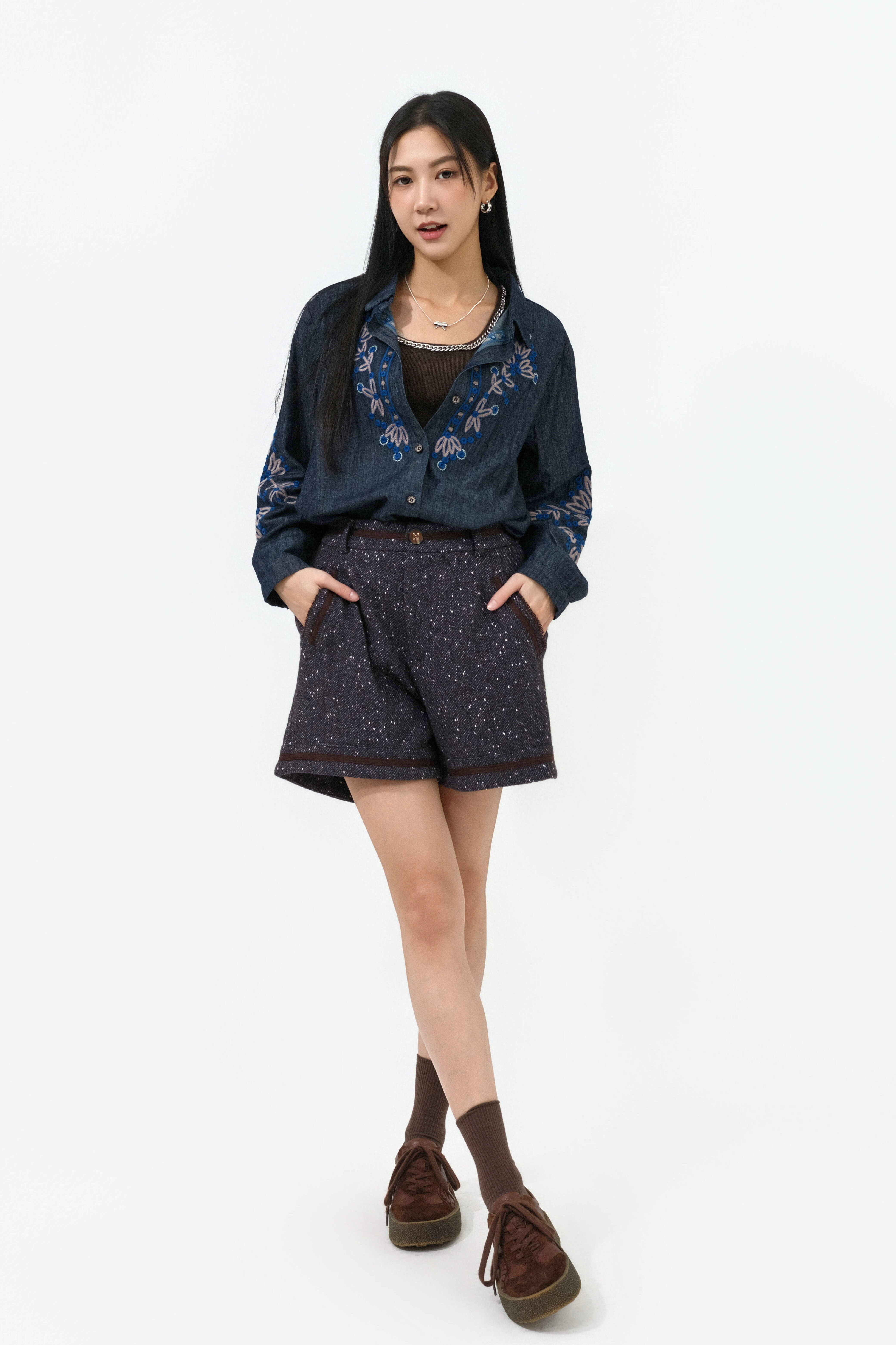 民族花刺繡牛仔恤衫 (現貨款式）