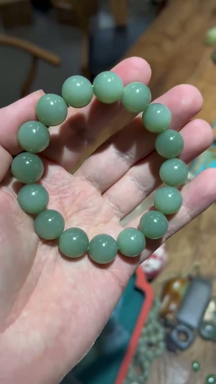 107728 和田玉粉青手串 (16mm直徑)
