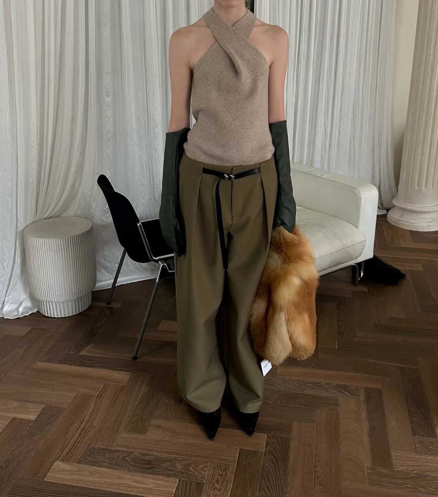 扭轉掛領羊毛背心