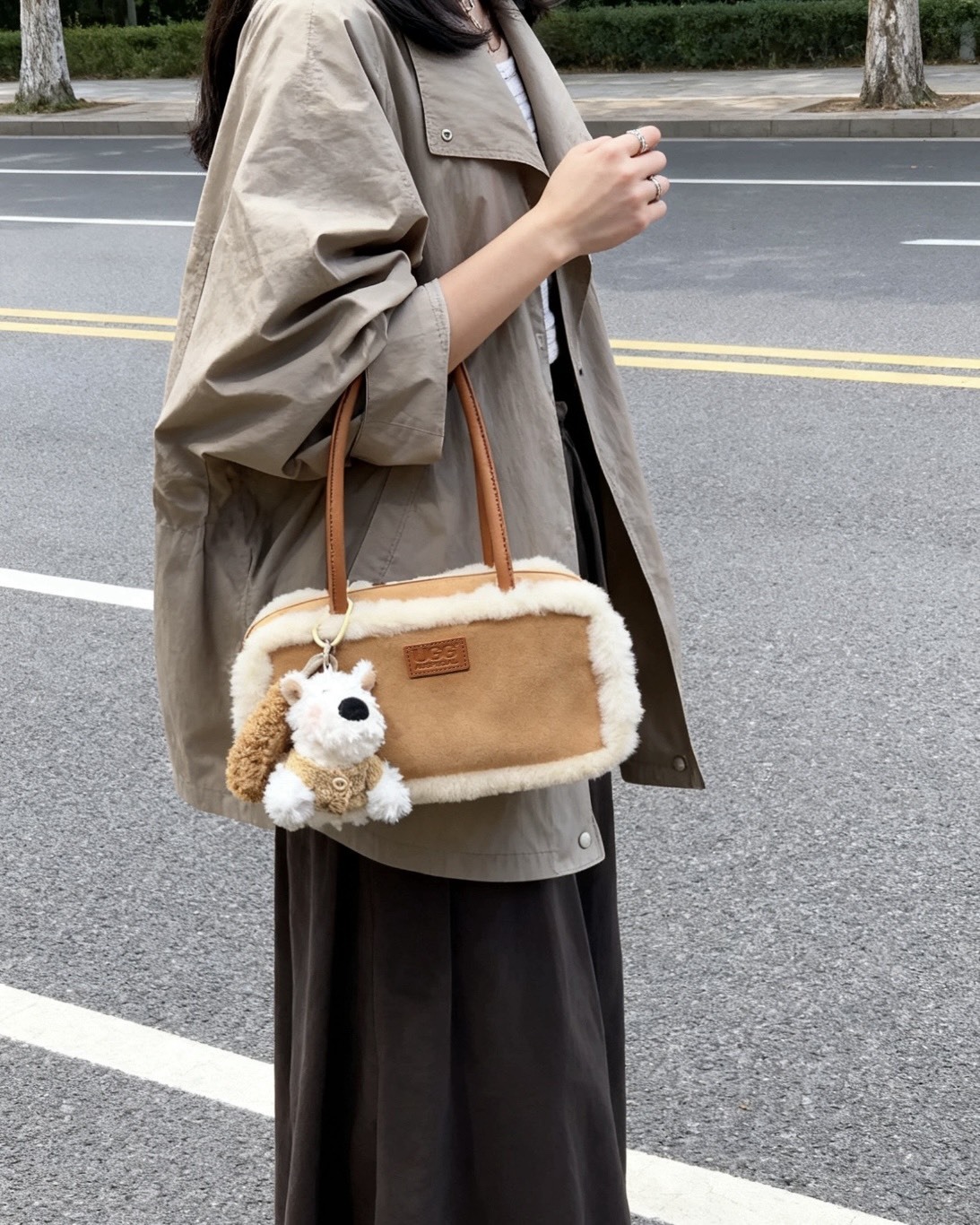 UGG AUSPECIAL 澳線限定 羊羔毛 保齡球包 肩背包 栗子棕 巧克力