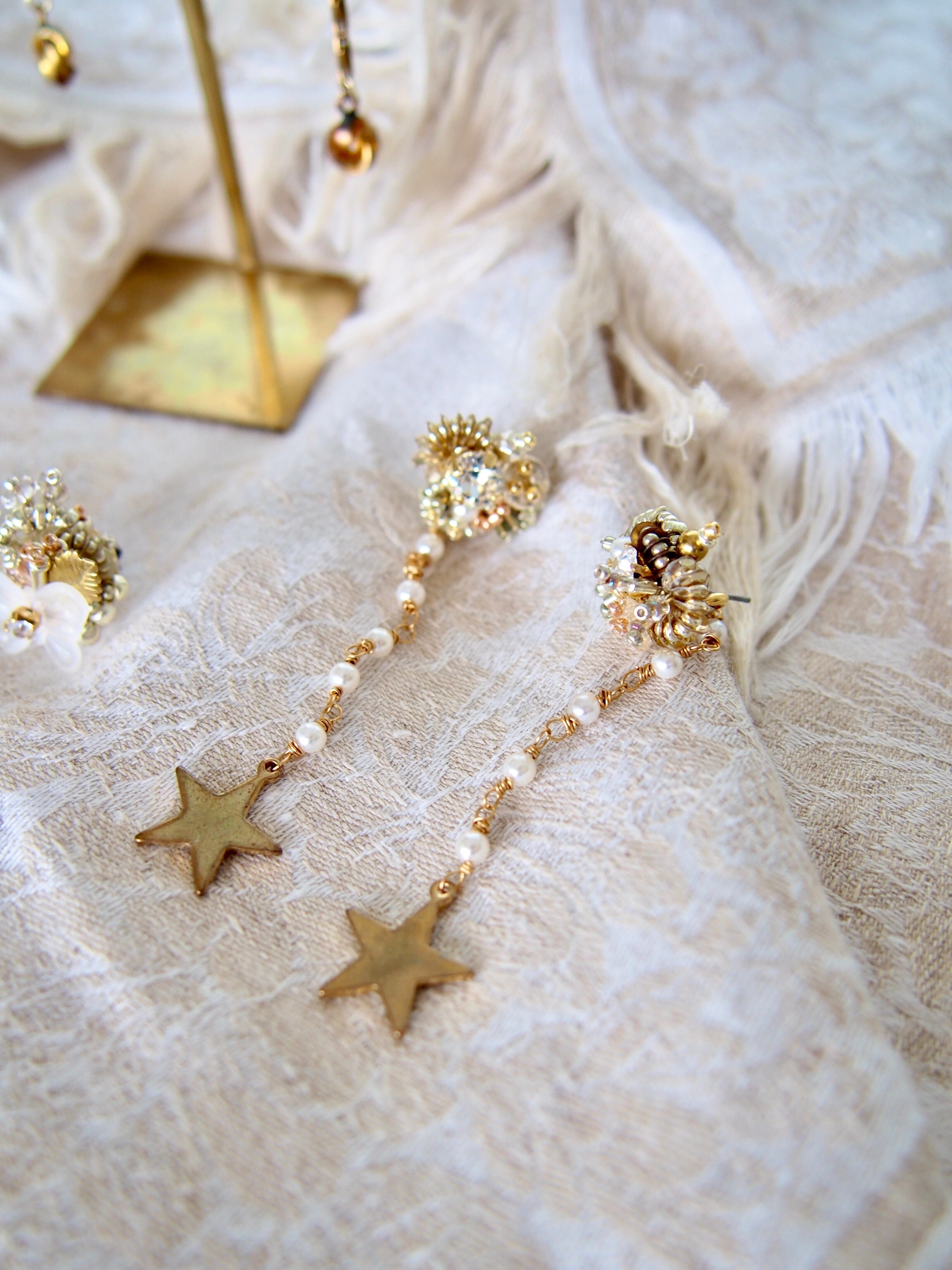 Lily collage 耳環／耳夾