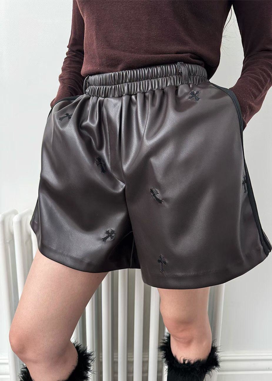 側雙線繡圖皮革短褲