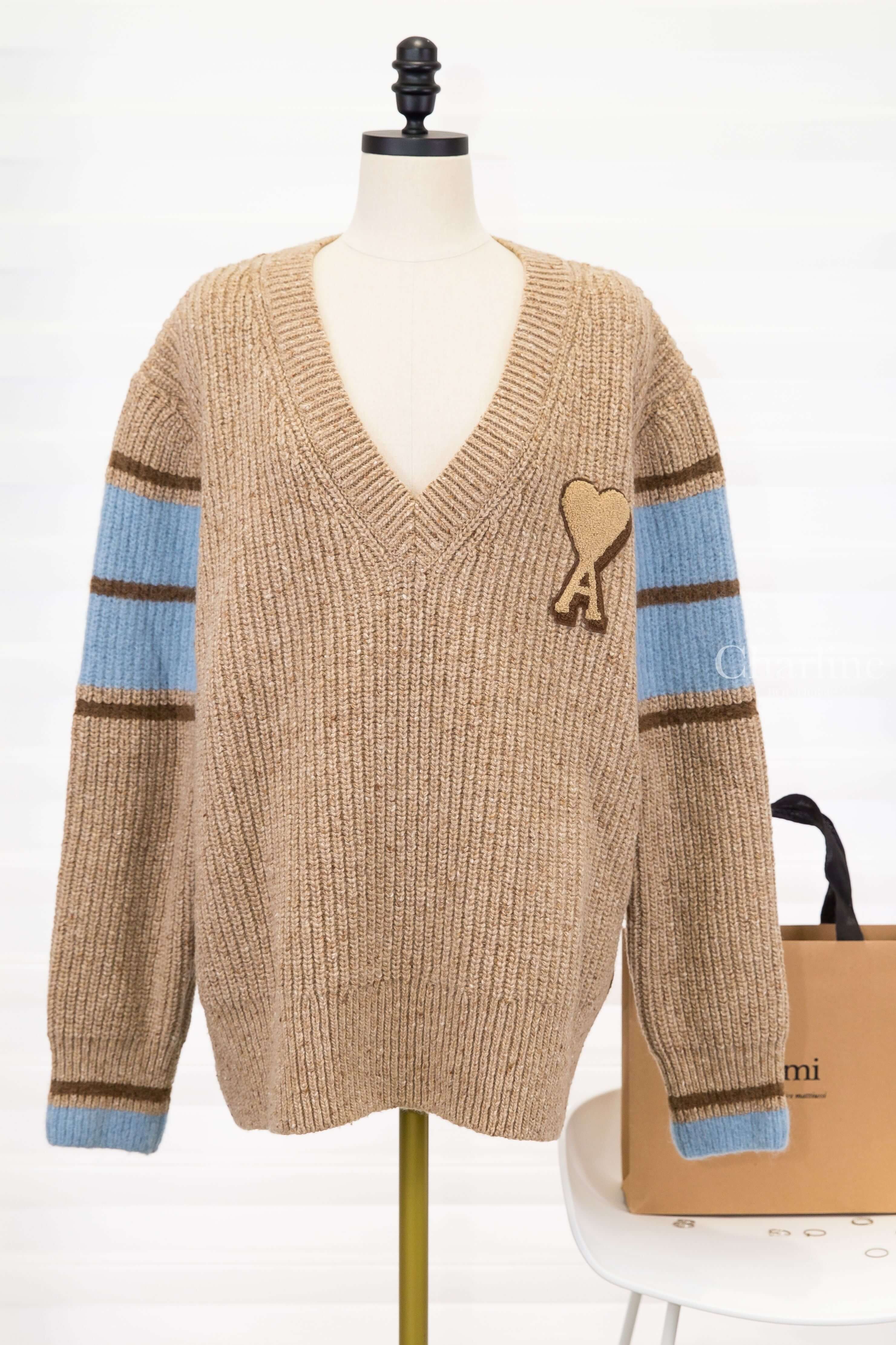 Ami Paris Brown Wool College Sweater 駝色V領深棕藍條紋毛毛立體大愛心A補丁針織羊毛長袖毛衣-Charline Boutique 精品代購