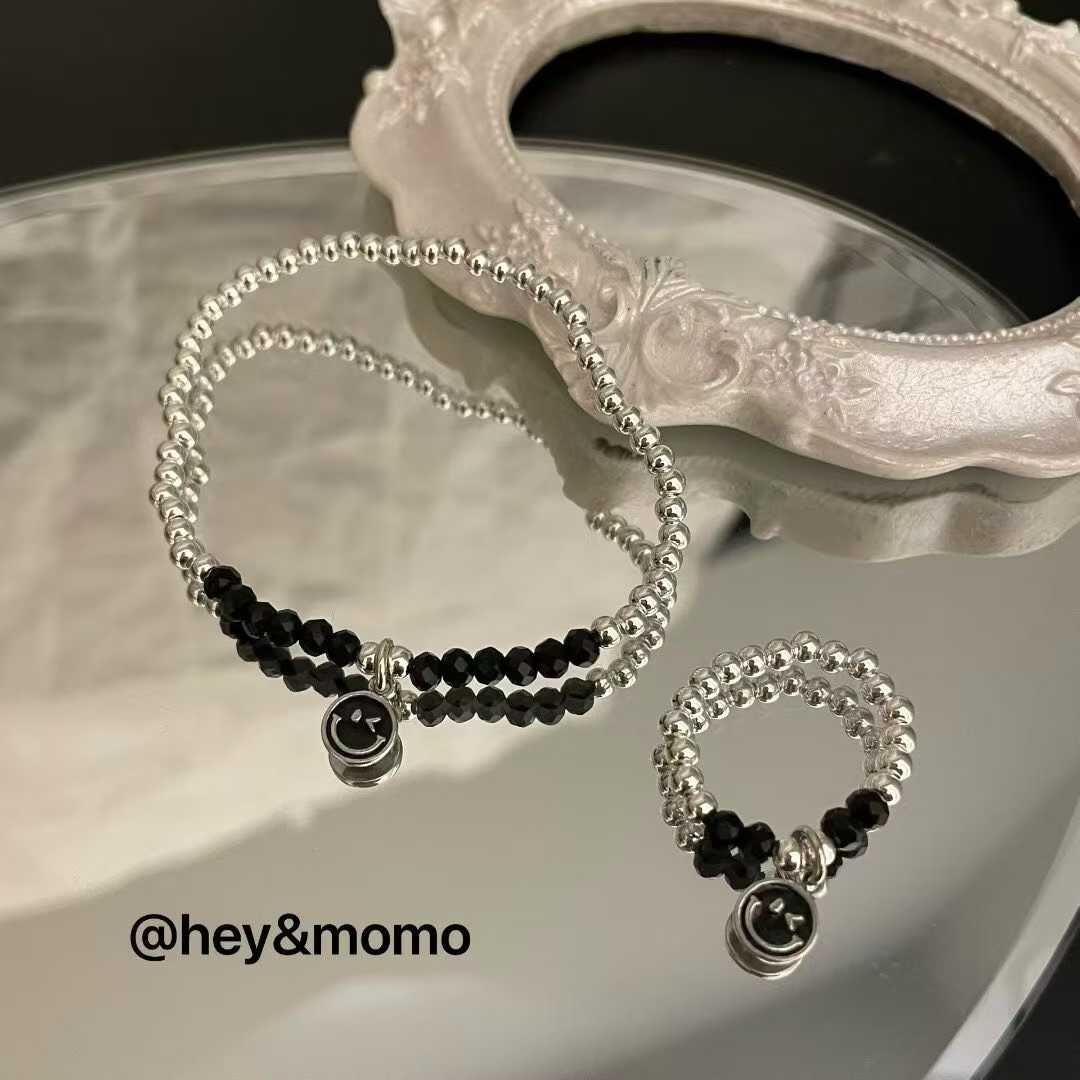 HM5139 ⚪925 銀 俏皮黑釉笑臉 黑水晶 銀球彈力繩戒指