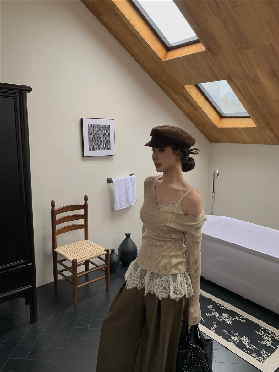 睫毛蕾絲 罩杯細肩帶+V領針織上衣(2件組)