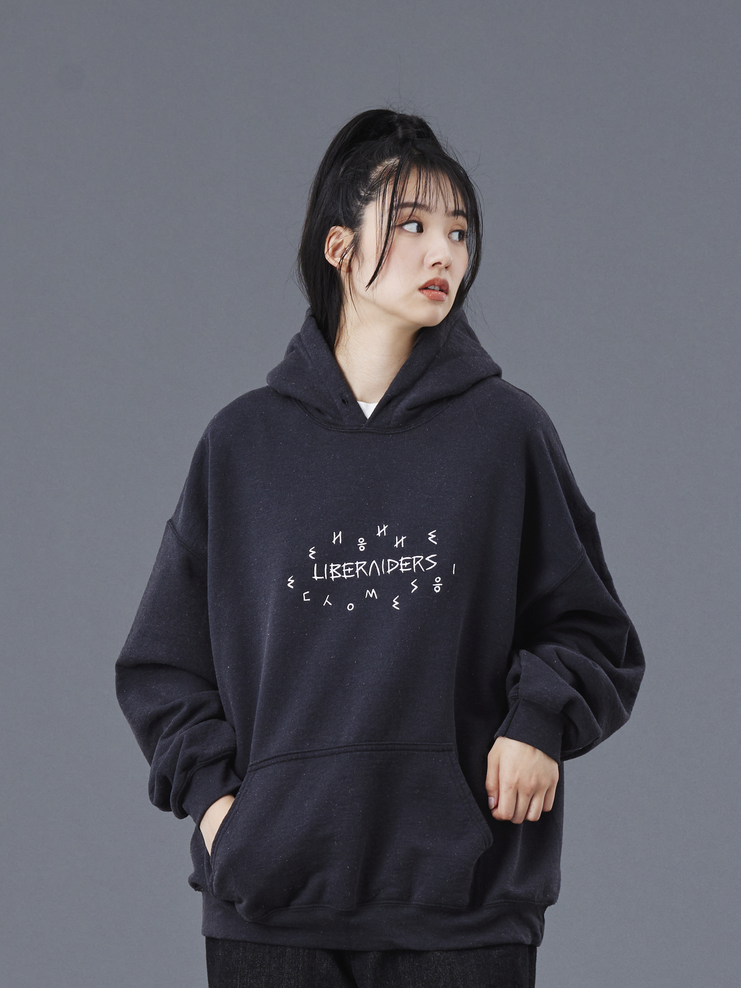 LIBERAIDERS TIFINAGH EMBROIDERY HOODIE 773122503 BLACK