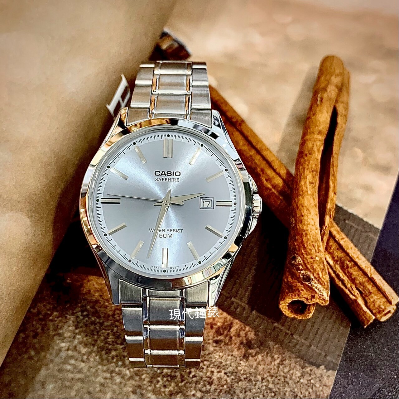 【CASIO 卡西歐】藍寶石水晶玻璃石英錶MTS-115D-2A2  41.3mm 現代鐘錶