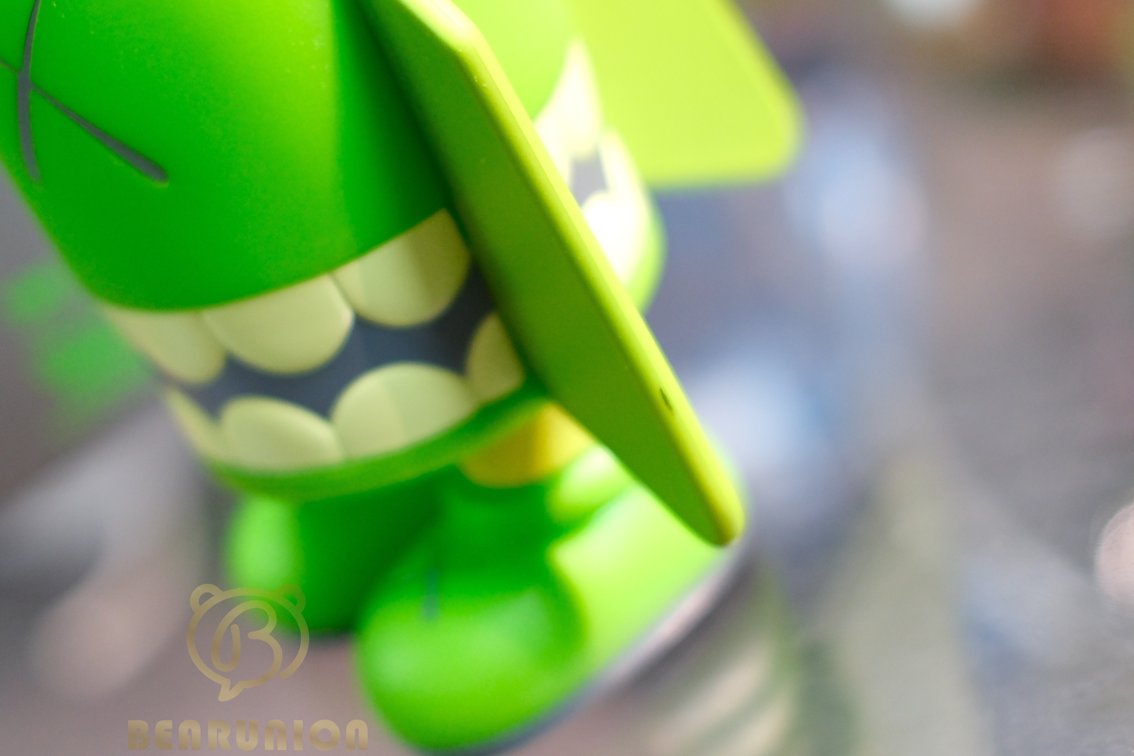 🥇現貨🥇KAWS Blitz Vinyl Figure Green