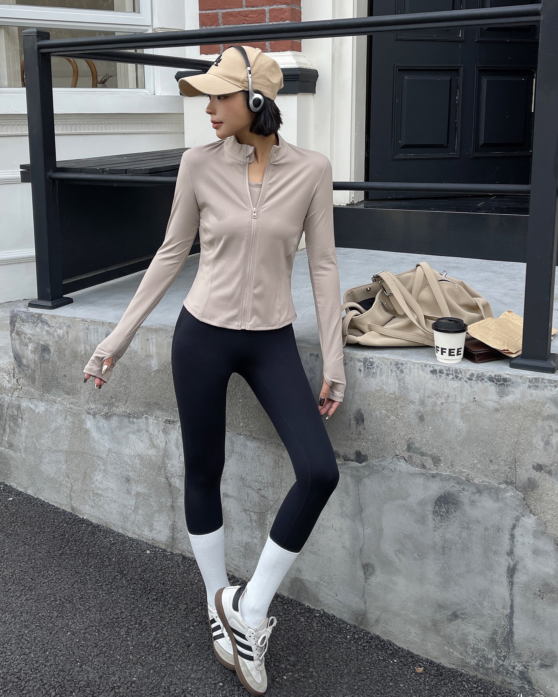 Stride立領羅紋拉鍊外套-卡其色