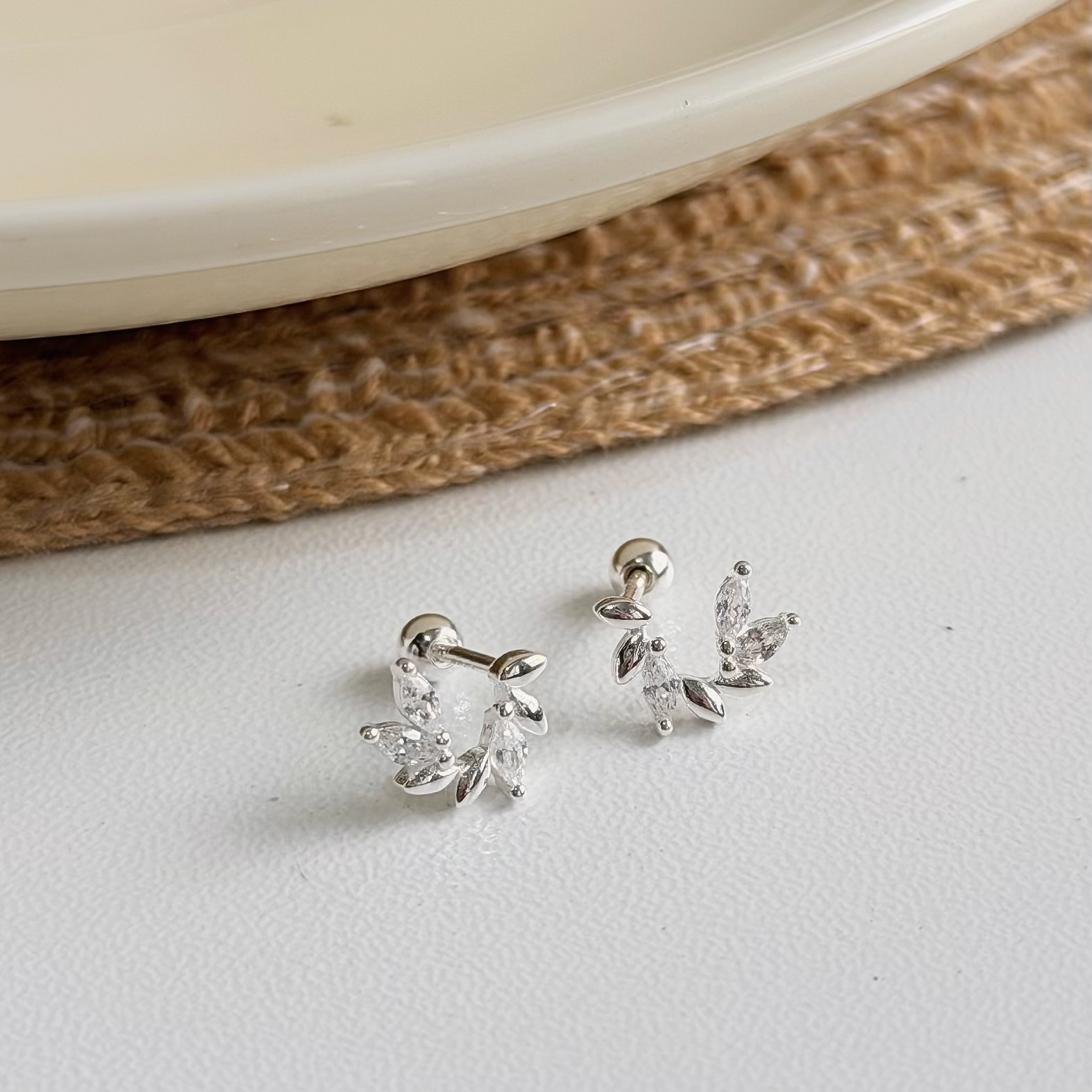 Y274半圓鋯石葉子純銀鎖針