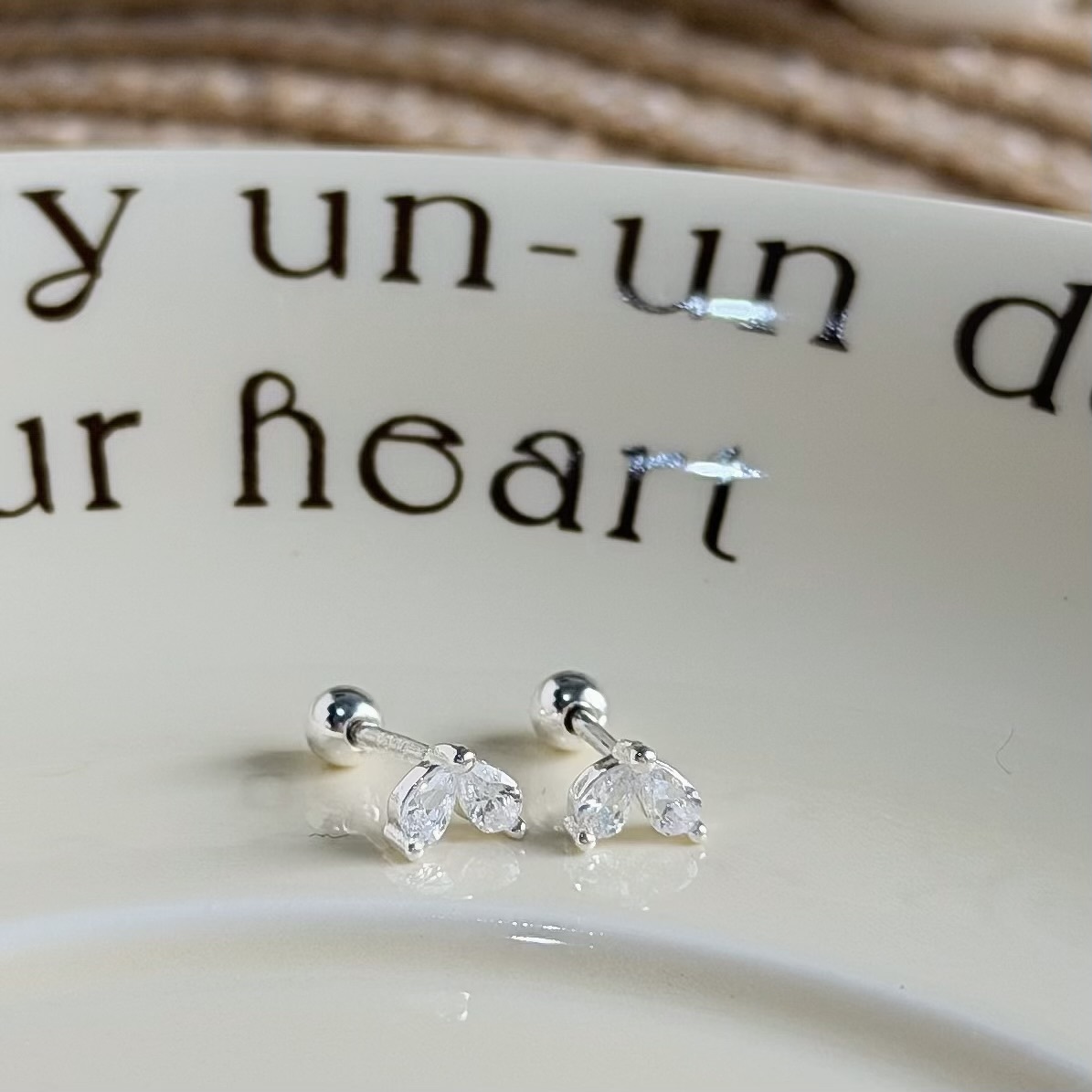 Y263鋯石魚尾純銀鎖針