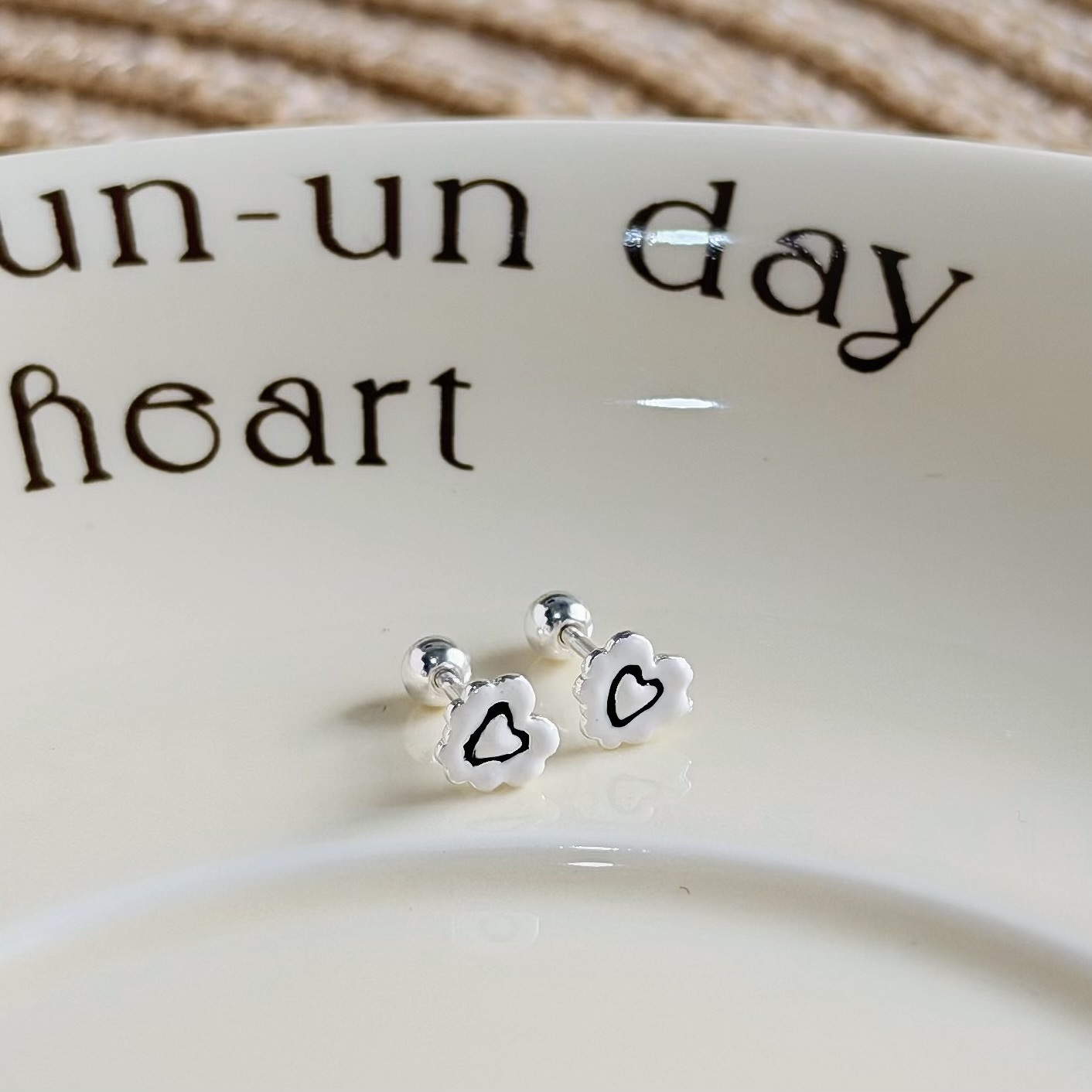 Y271烤漆波浪邊愛心純銀鎖針