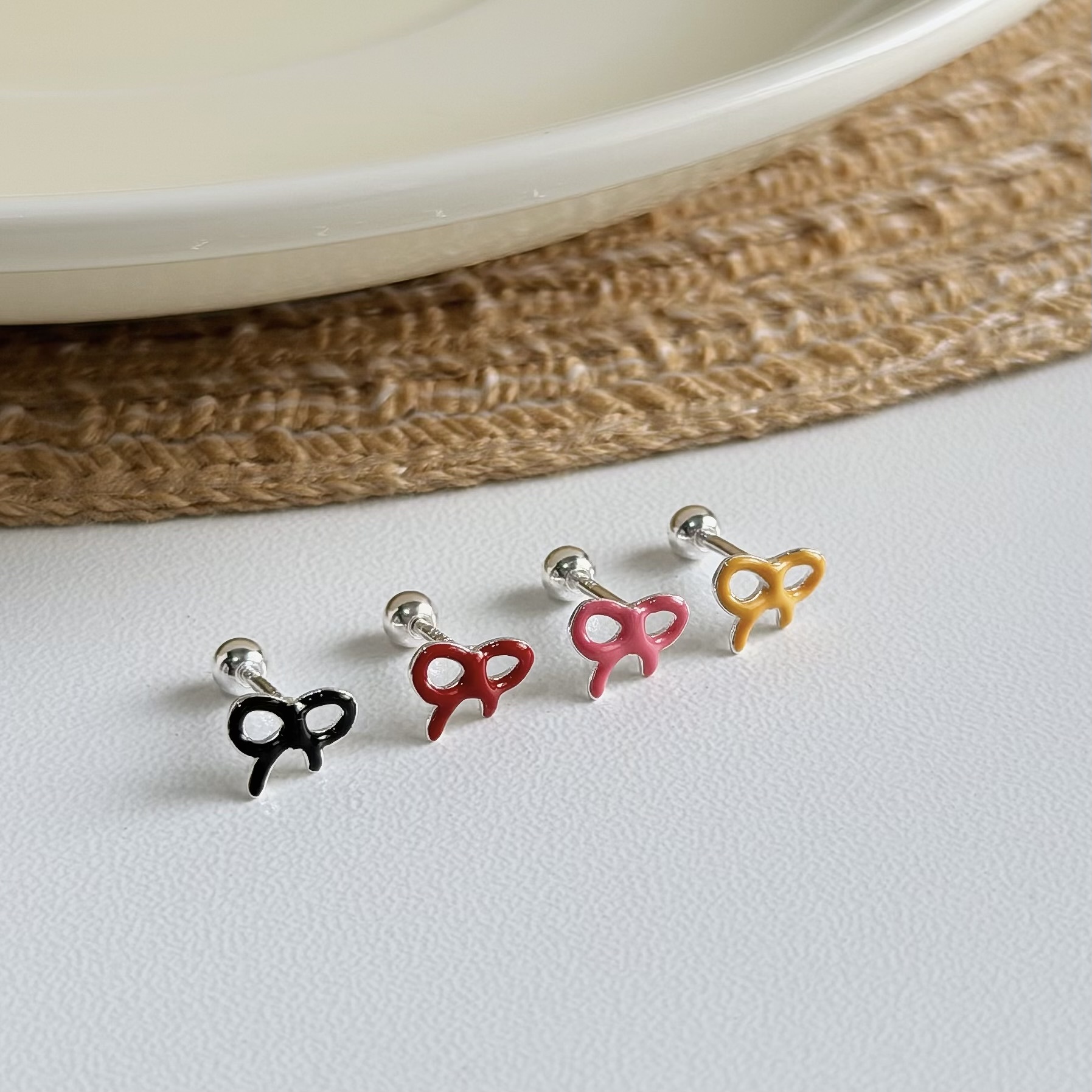 Y261烤漆蝴蝶結純銀鎖針