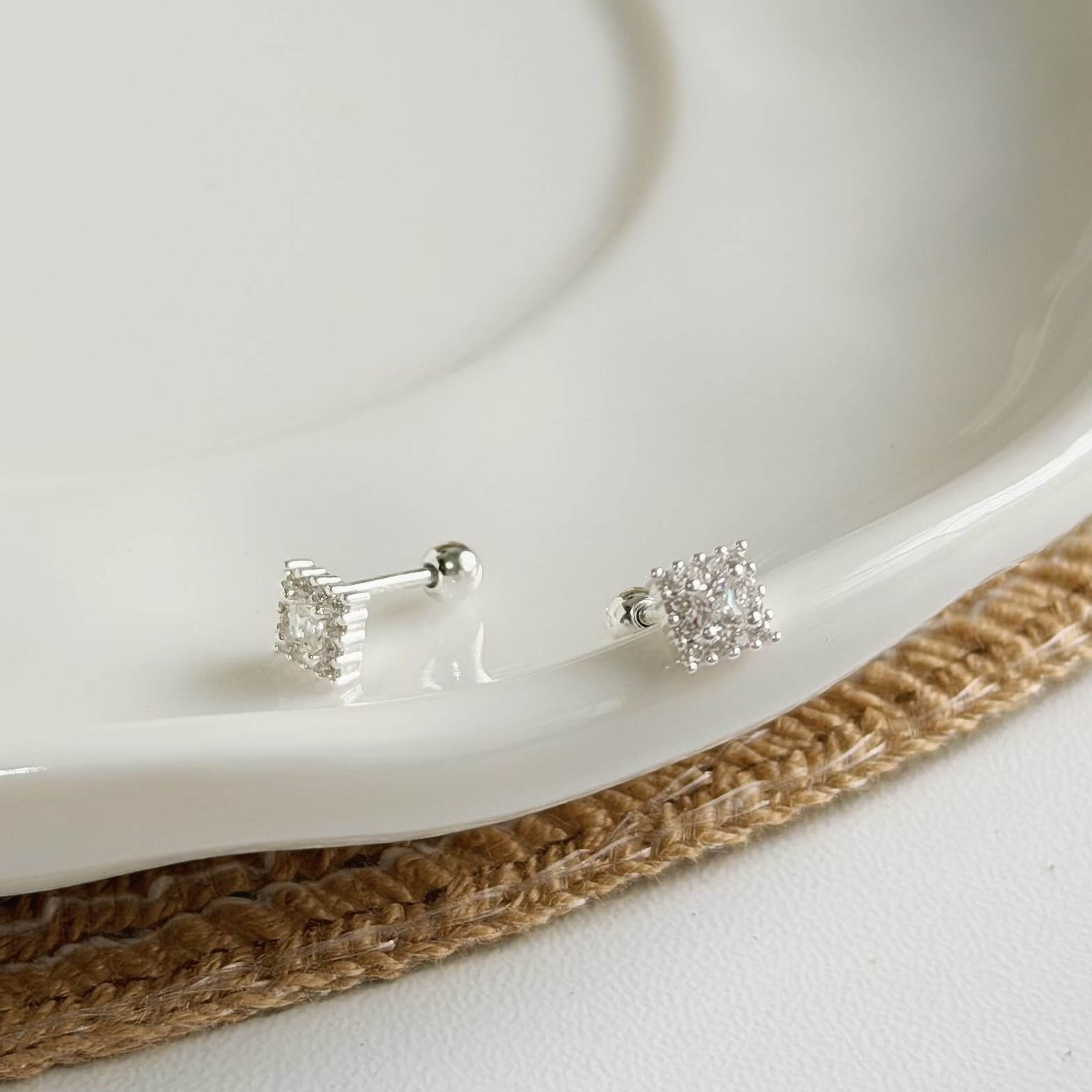 Y195滿鑽方塊純銀鎖針