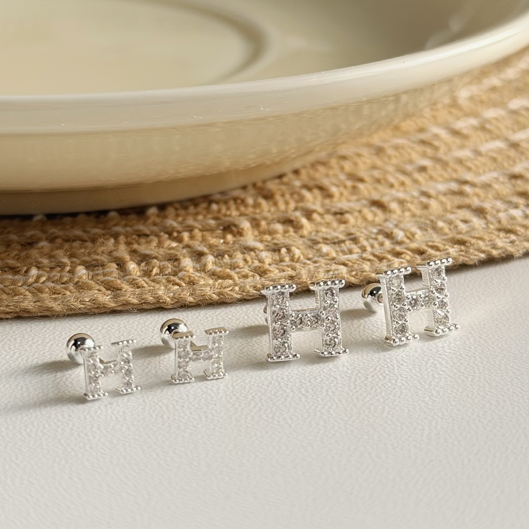 H19滿鑽字母H純銀鎖針