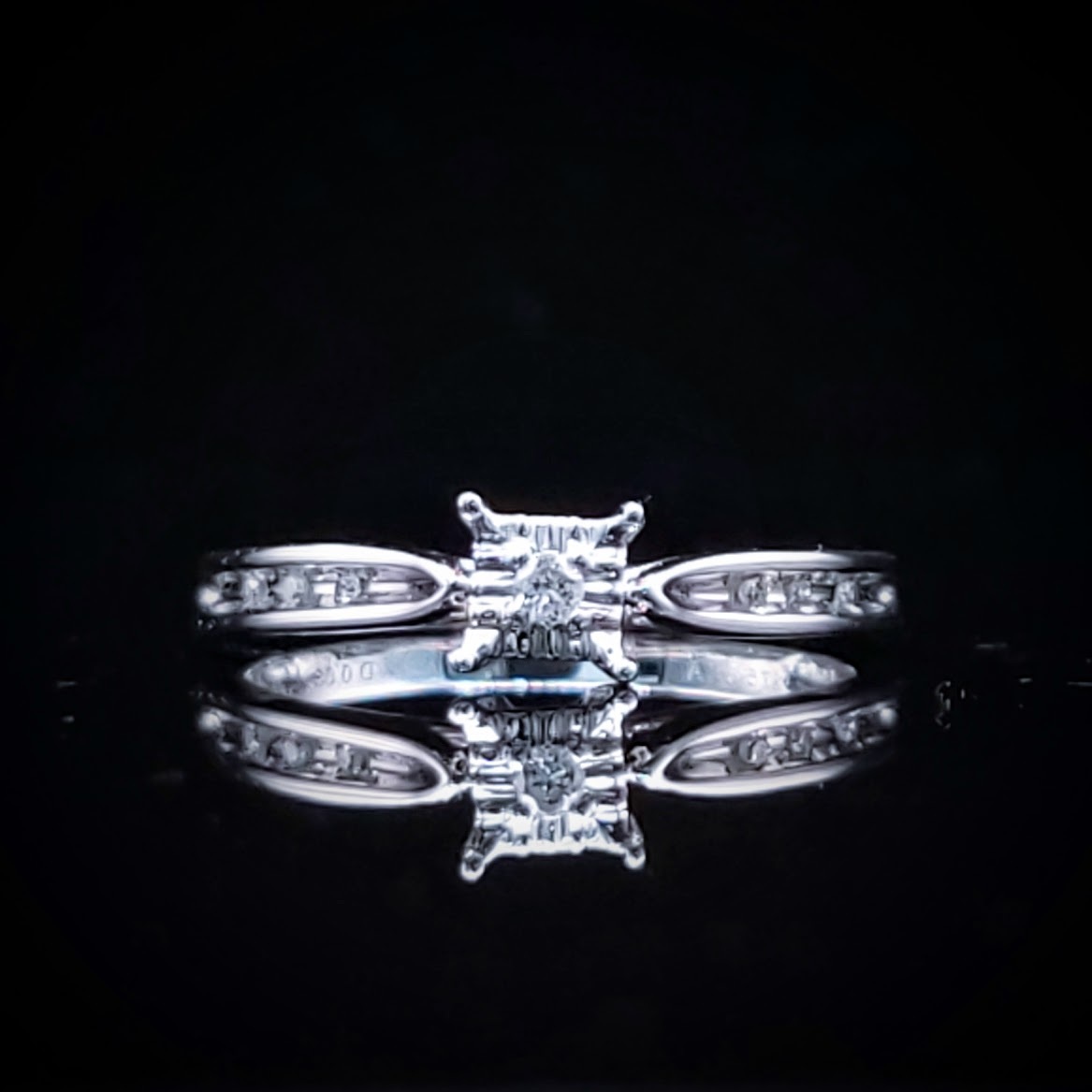 9K White Gold 0.08ct Diamond Ring