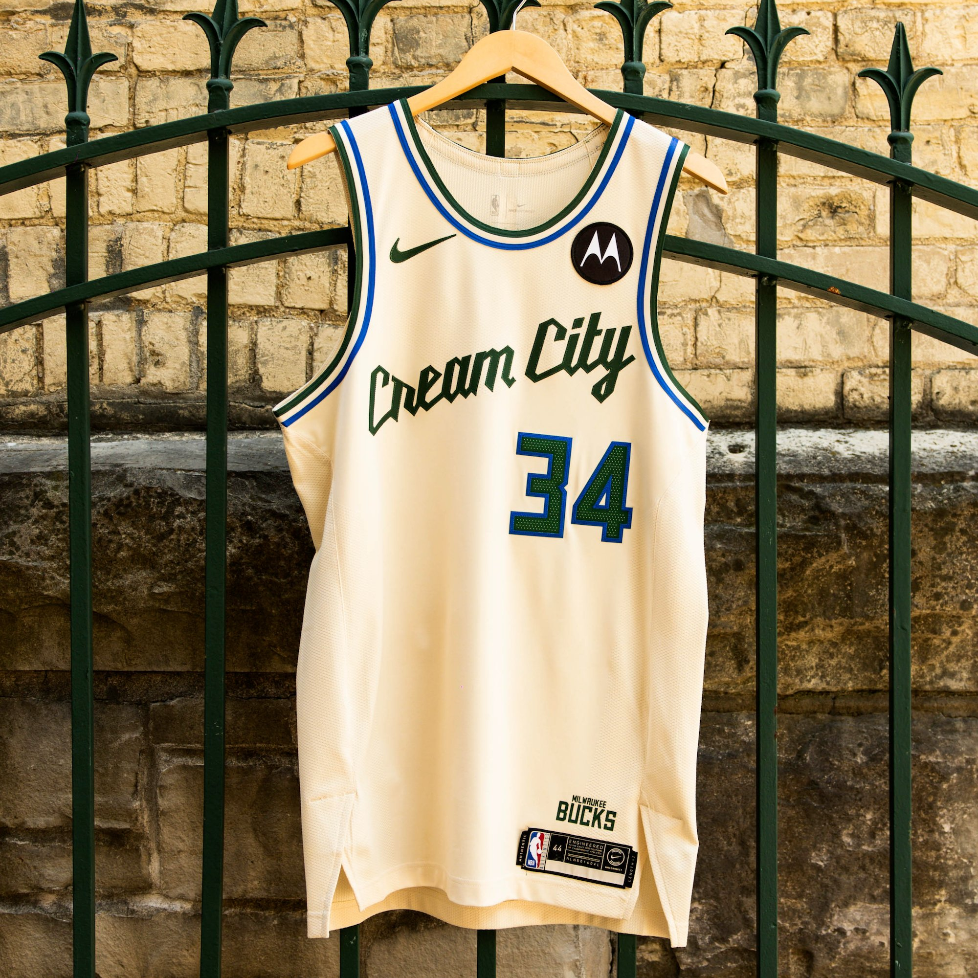 密爾瓦基公鹿隊 25-26 城市版球衣