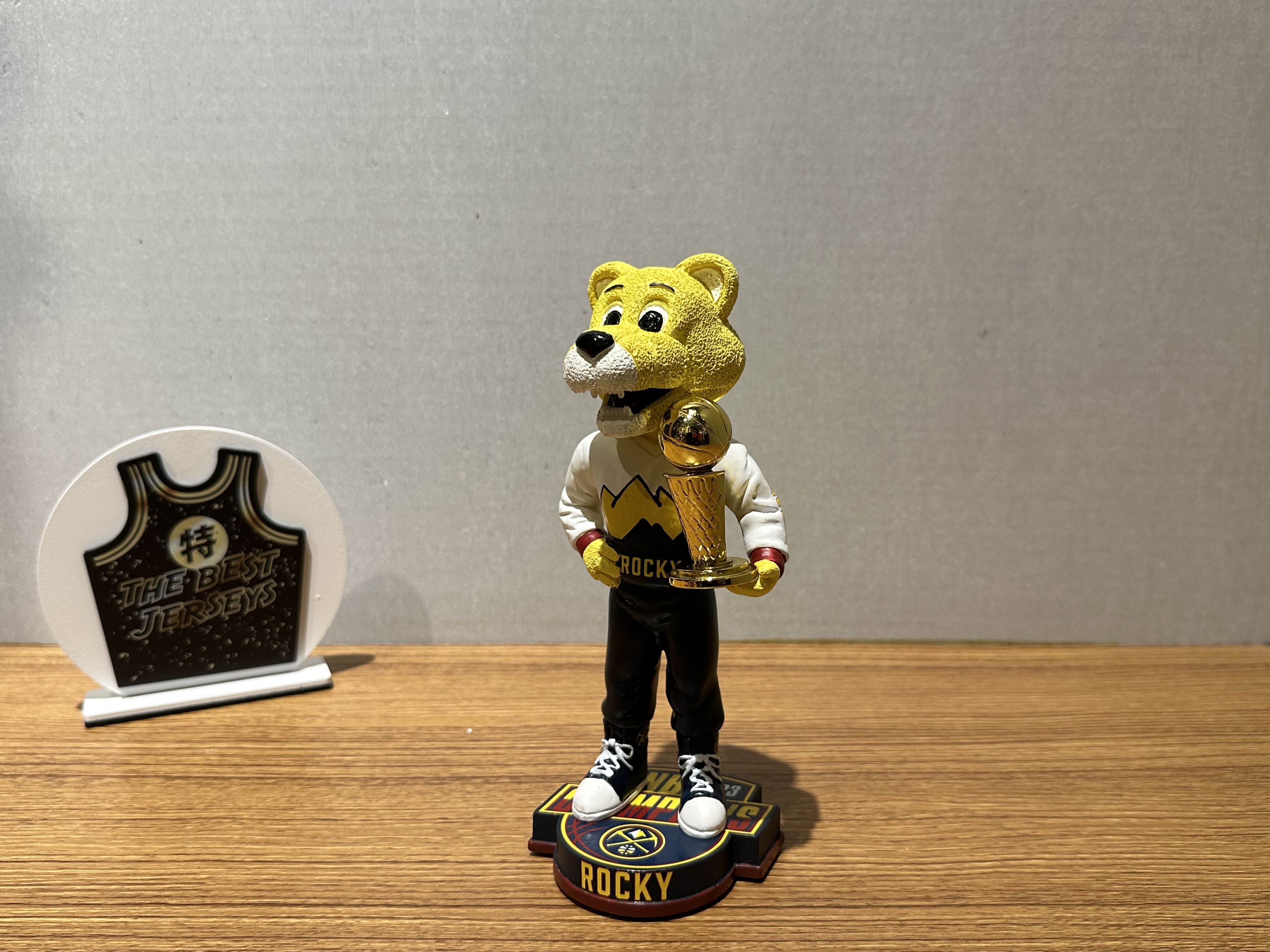 NBA公仔 Rocky the Mountain Lion Denver Nuggets 丹佛金塊 吉祥物 冠軍紀念 公仔 Foco Bobblehead 搖頭娃娃 全新含盒裝