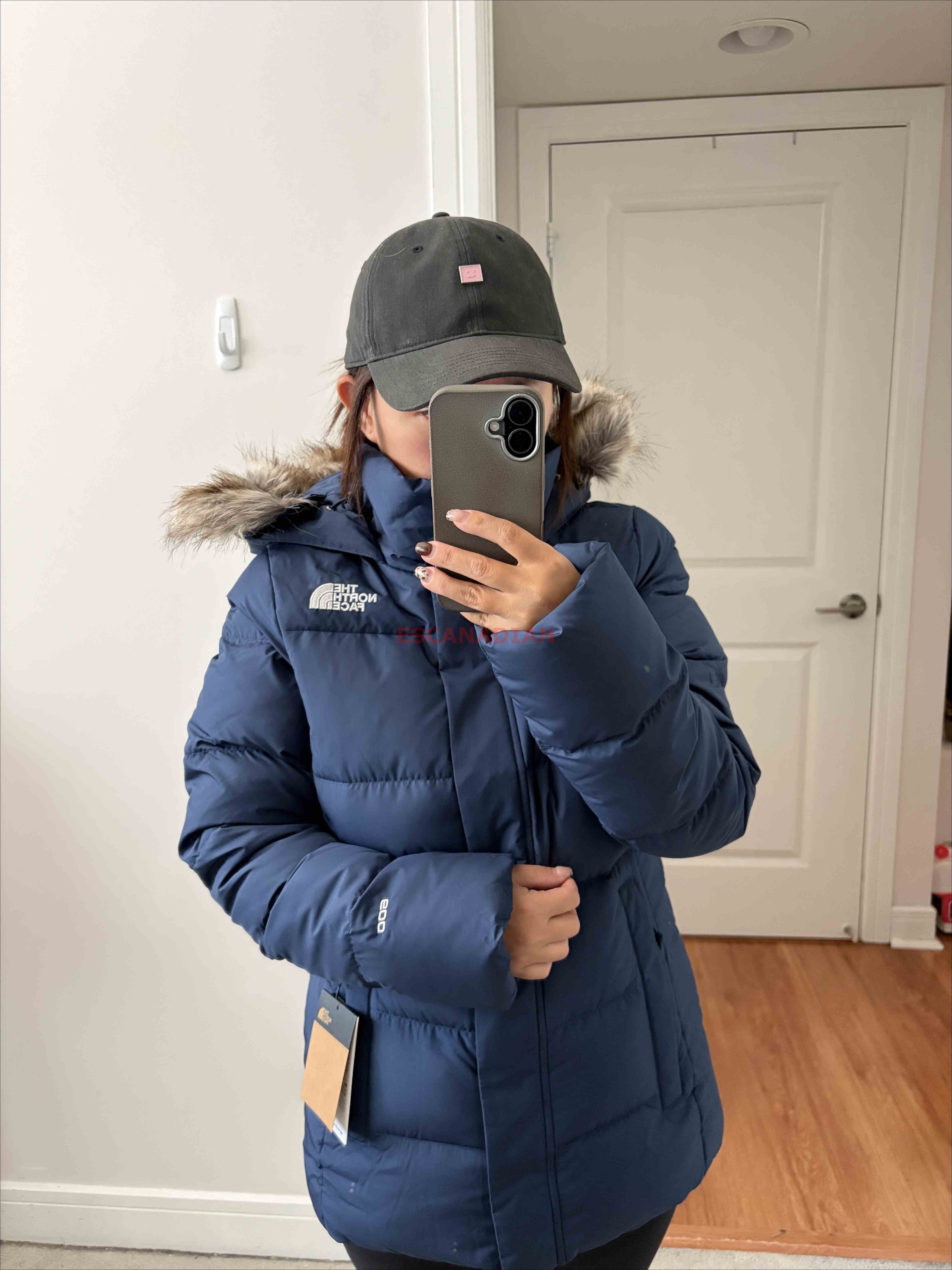 THE NORTH FACE 女大人 600蓬鬆羽絨 Gotham系列 防潑水 刺繡小標 小長版 外套 (帽子上的毛可拆)