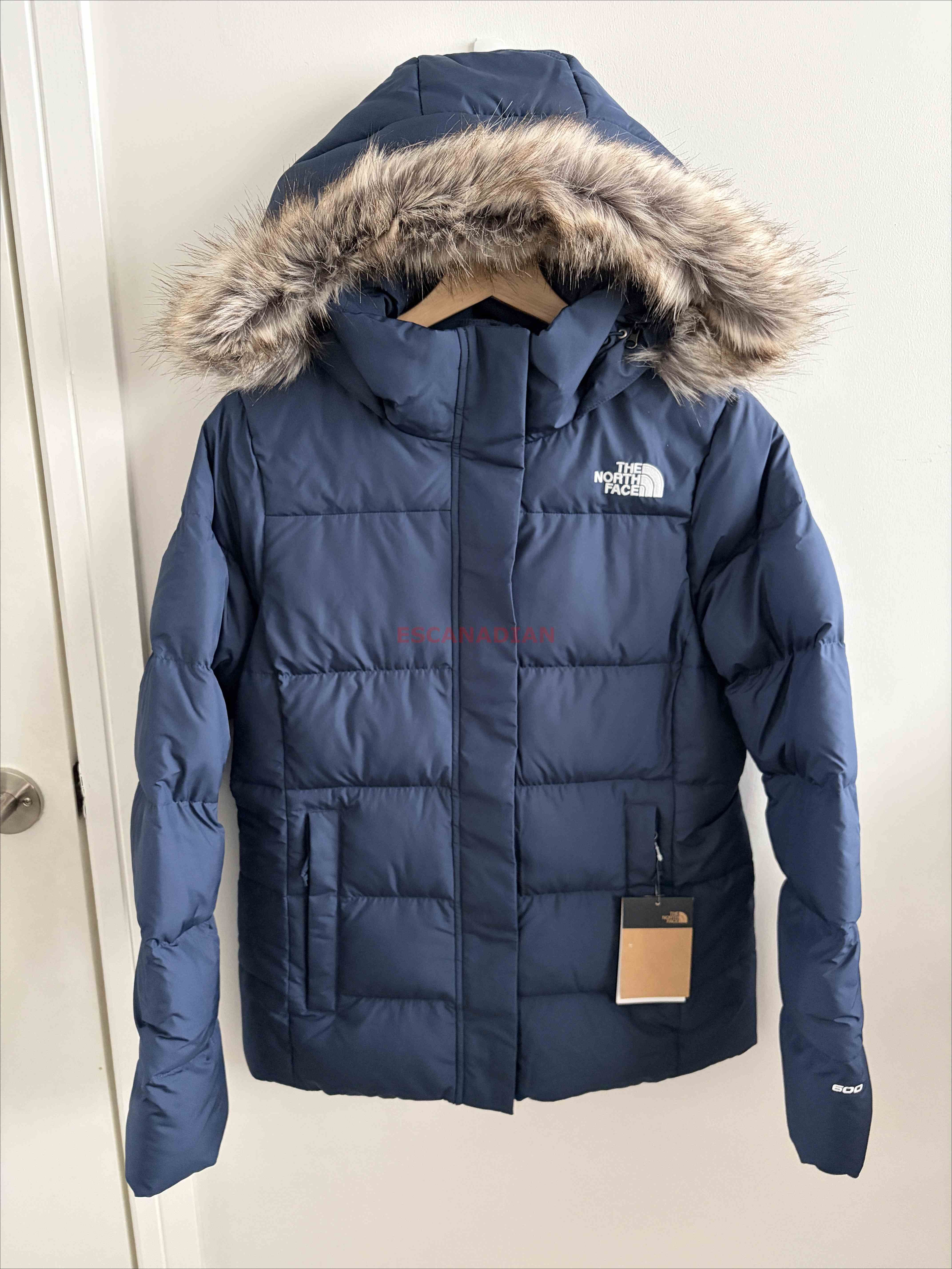 THE NORTH FACE 女大人 600蓬鬆羽絨 Gotham系列 防潑水 刺繡小標 小長版 外套 (帽子上的毛可拆)