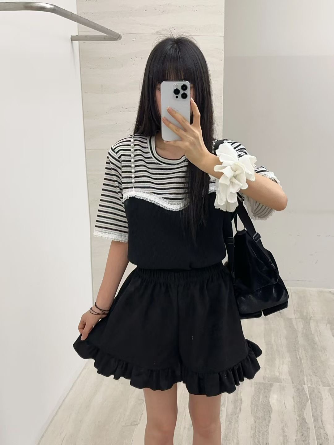 荷葉絨布鬆緊短褲