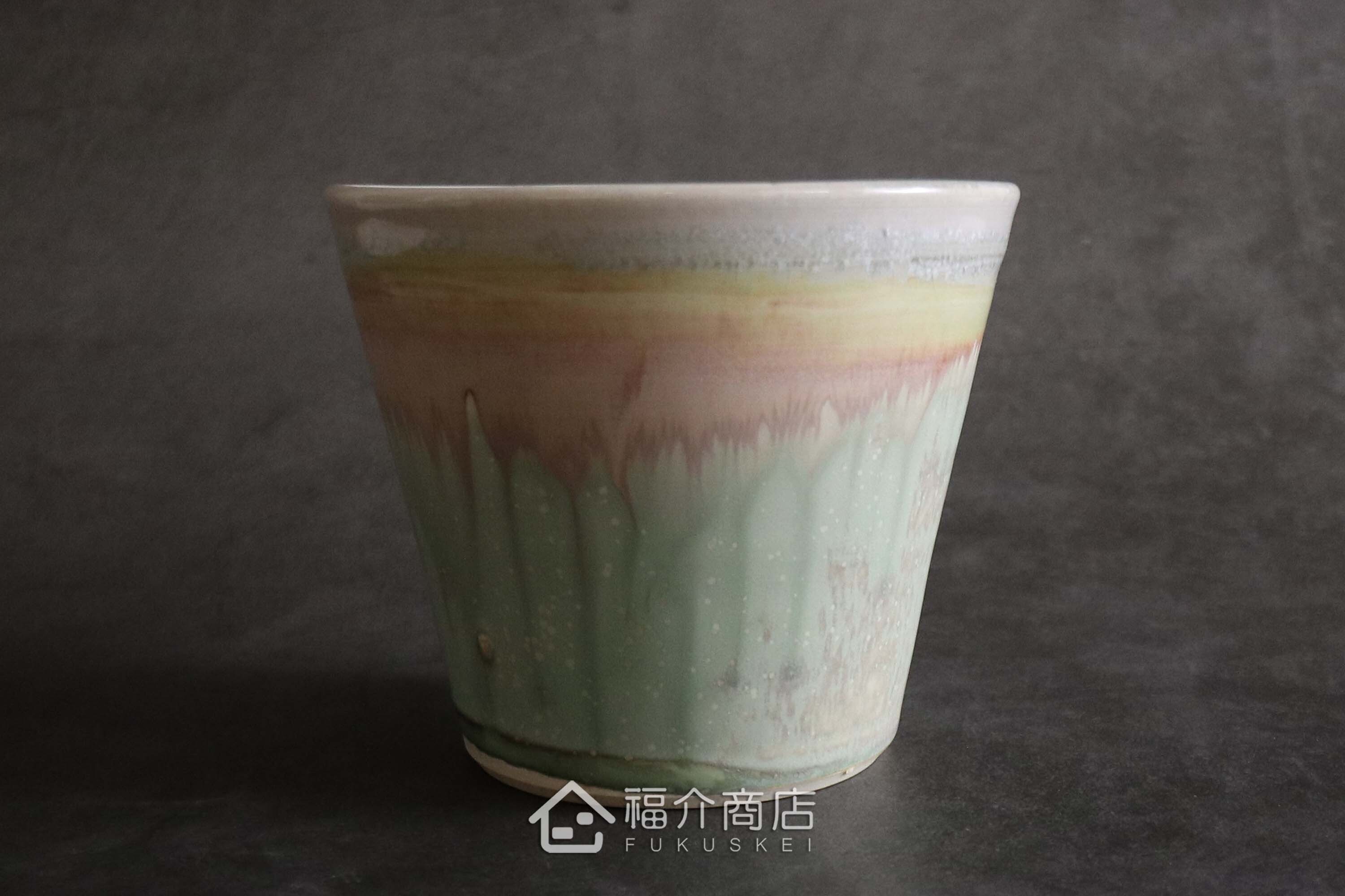 全手工拉胚以兩種釉色交疊的富士山造型的日本陶碗