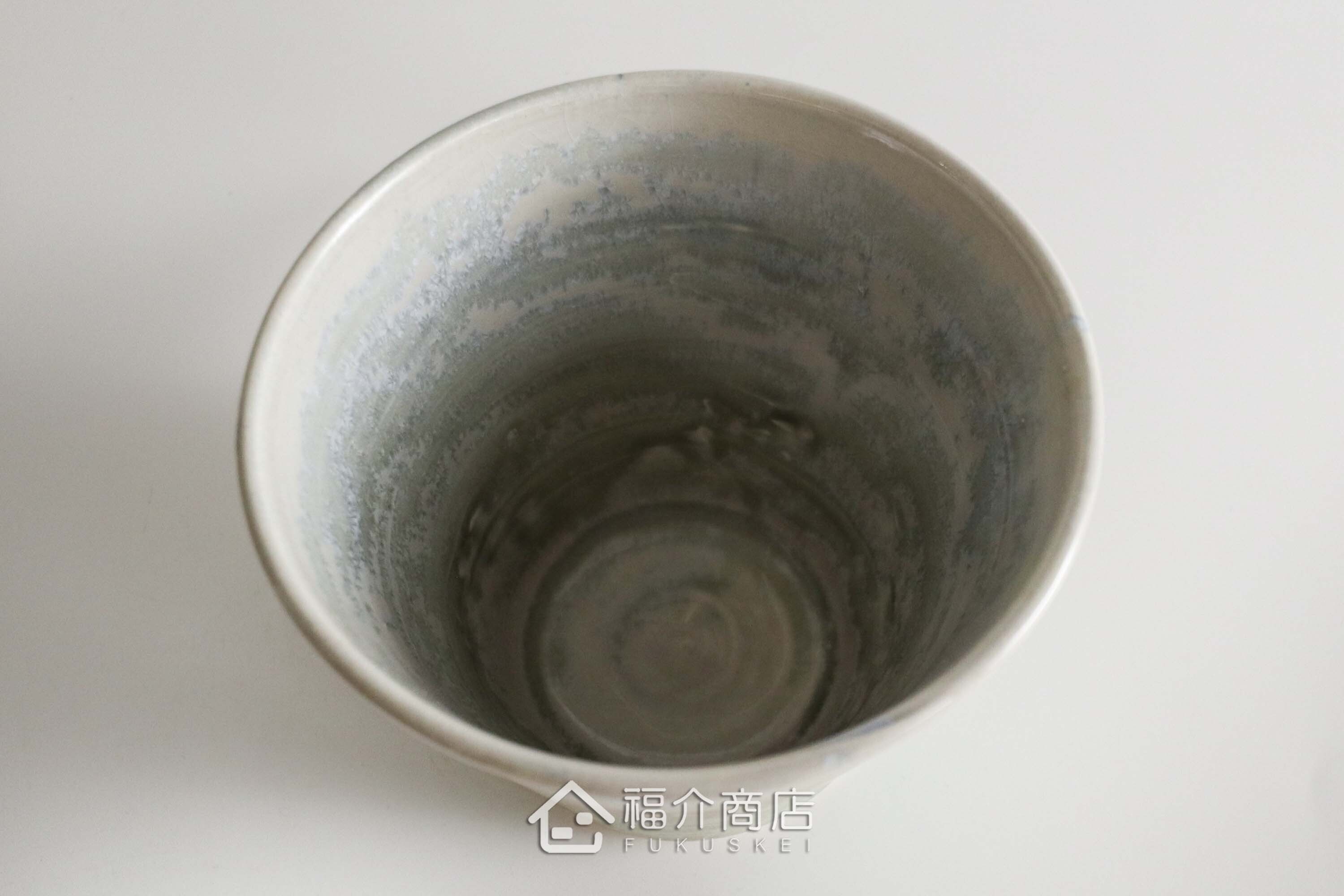 全手工拉胚以兩種釉色交疊的富士山造型的日本陶碗