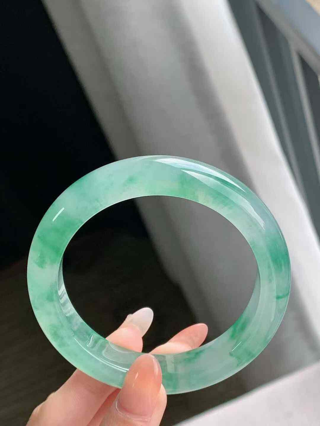 10135637 57mm高冰飄花翡翠正圈手鐲 (56-58)