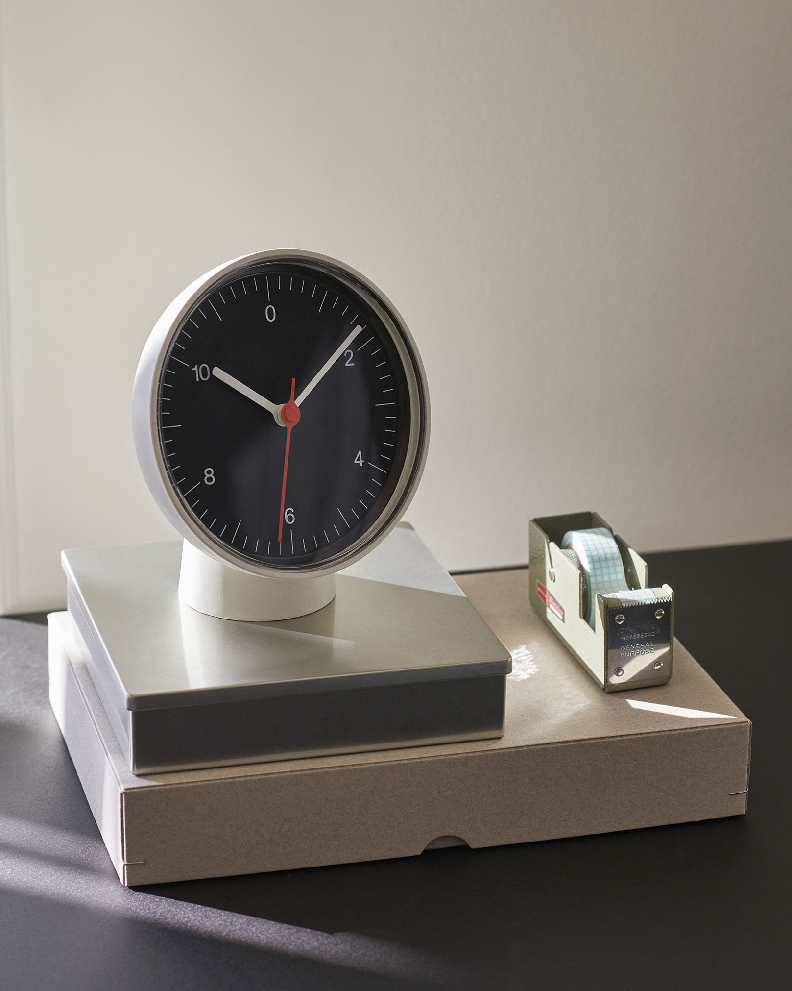 HAY Table clock 黑色款