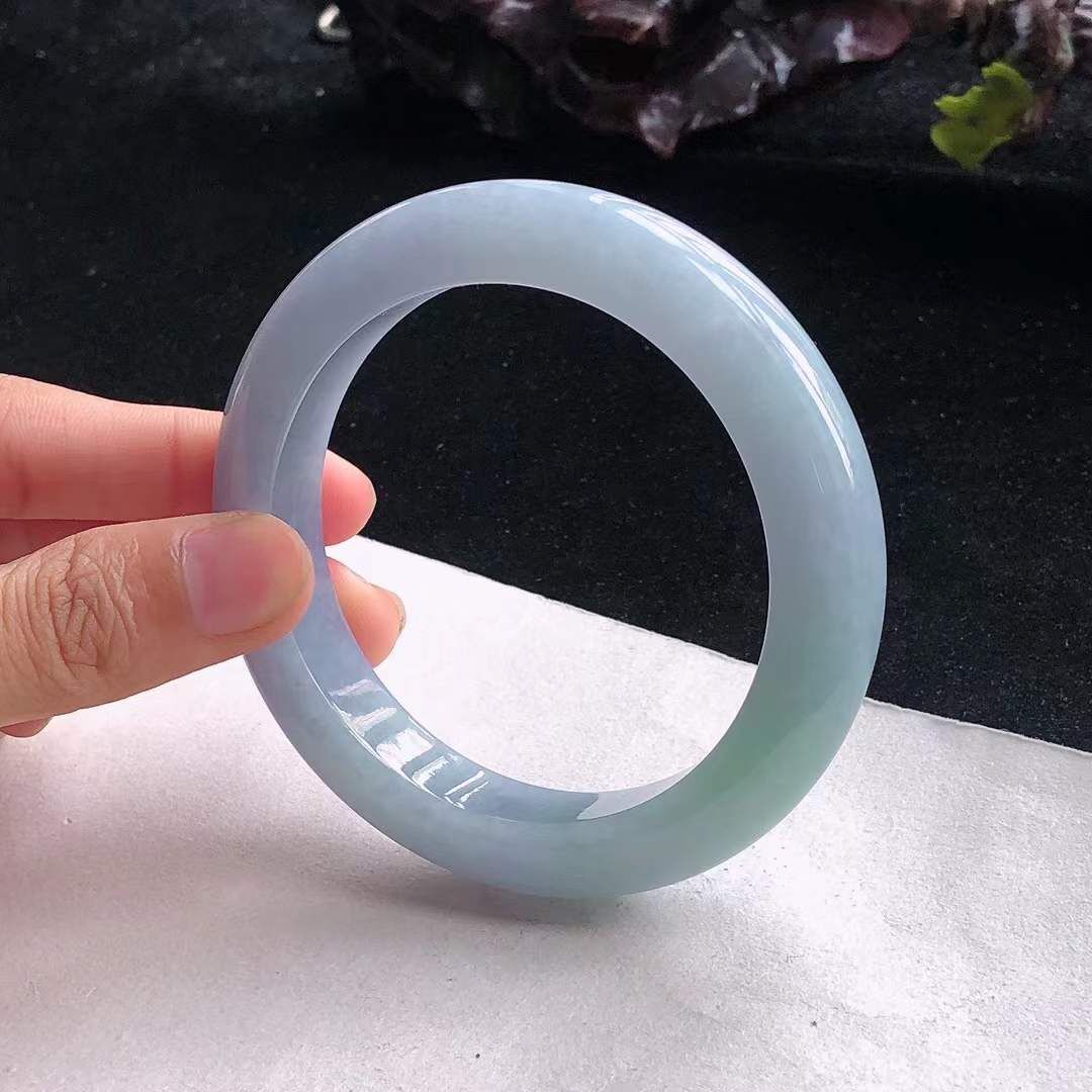 10132628 56.4mm冰糯淡紫飄綠翡翠正圈手鐲 (56-58)