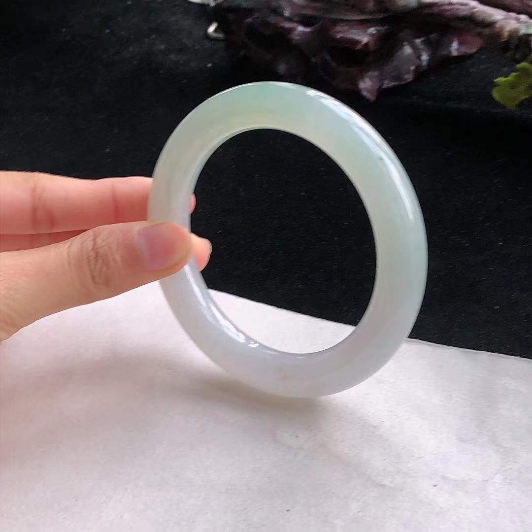 10132630 57mm冰糯淡綠翡翠圓條手鐲 (56-58)