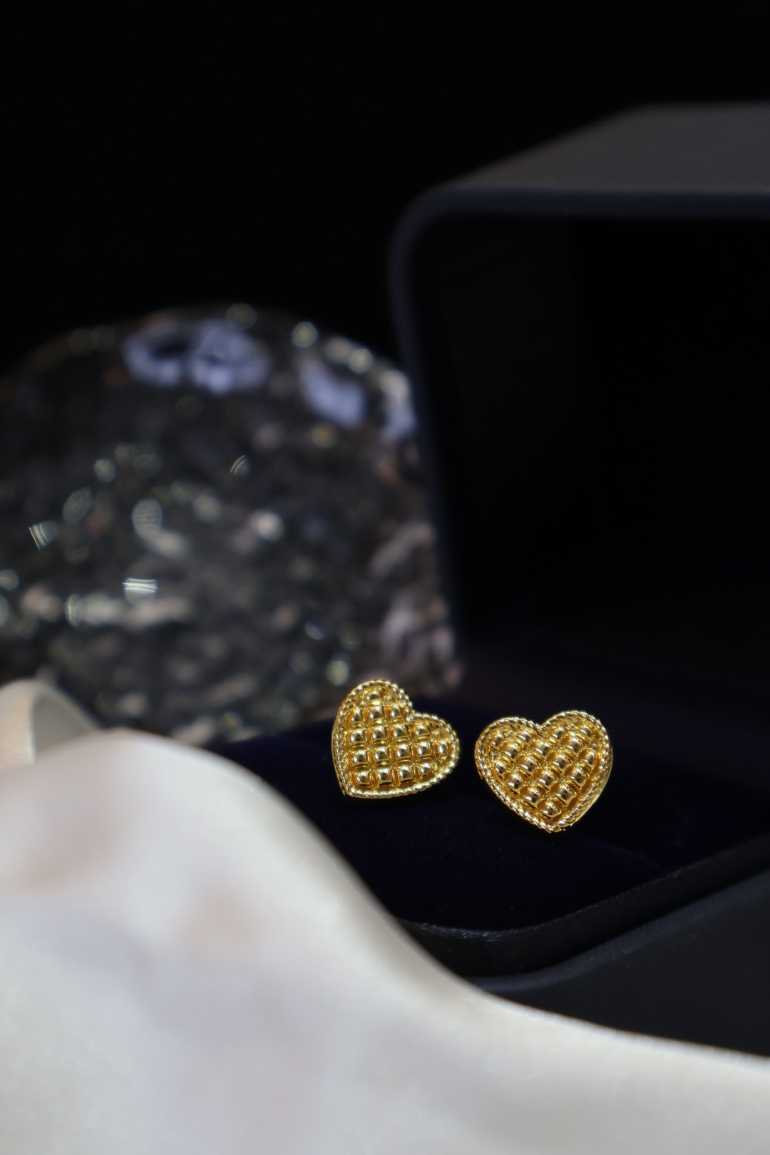 愛心格紋金耳釘