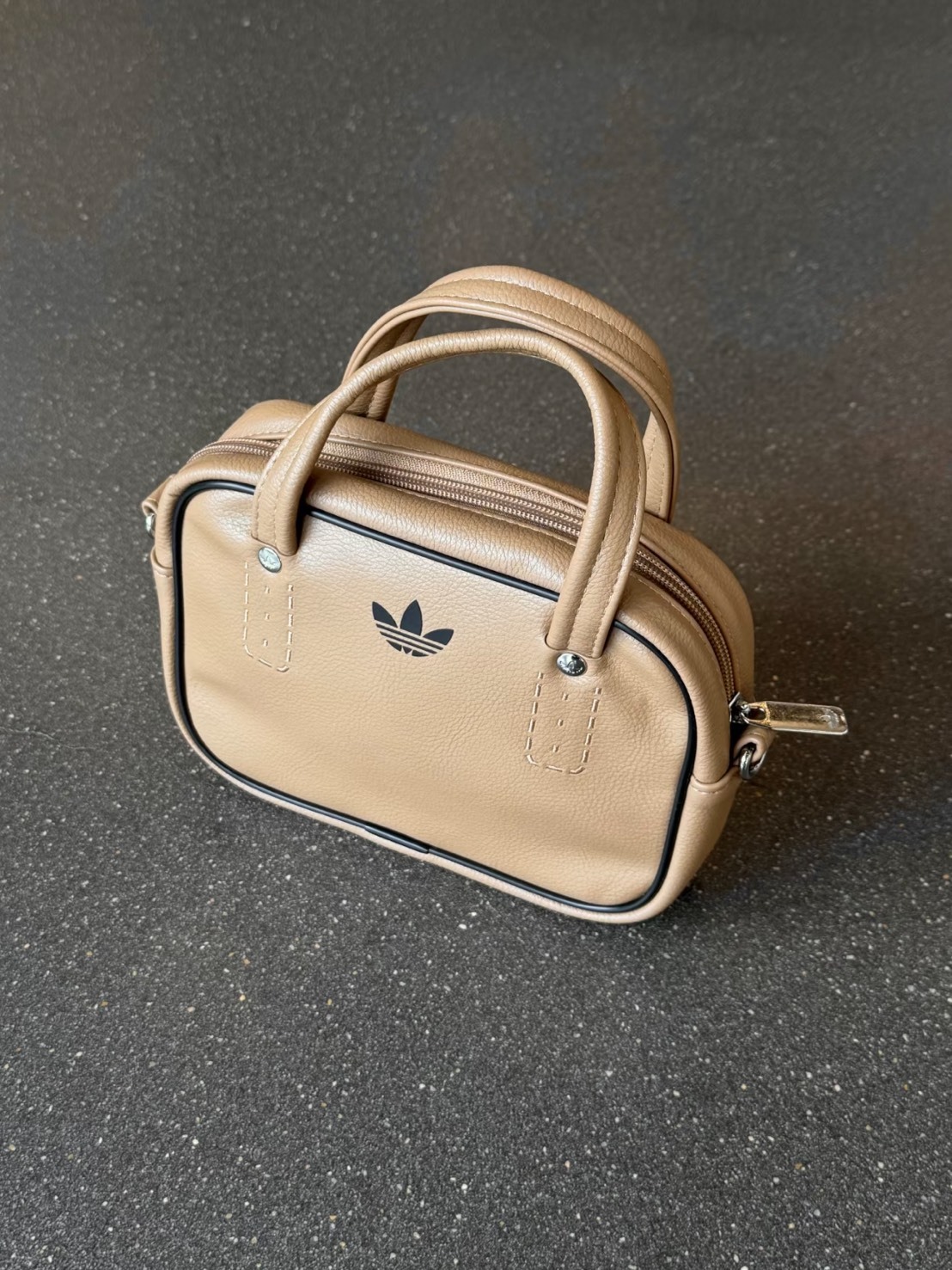 ADIDAS ORIGINALS 摩卡棕 手提包