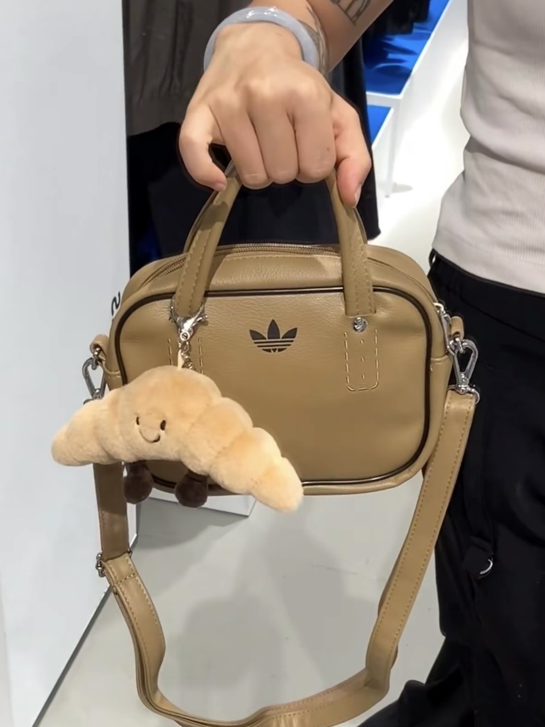 ADIDAS ORIGINALS 摩卡棕 手提包