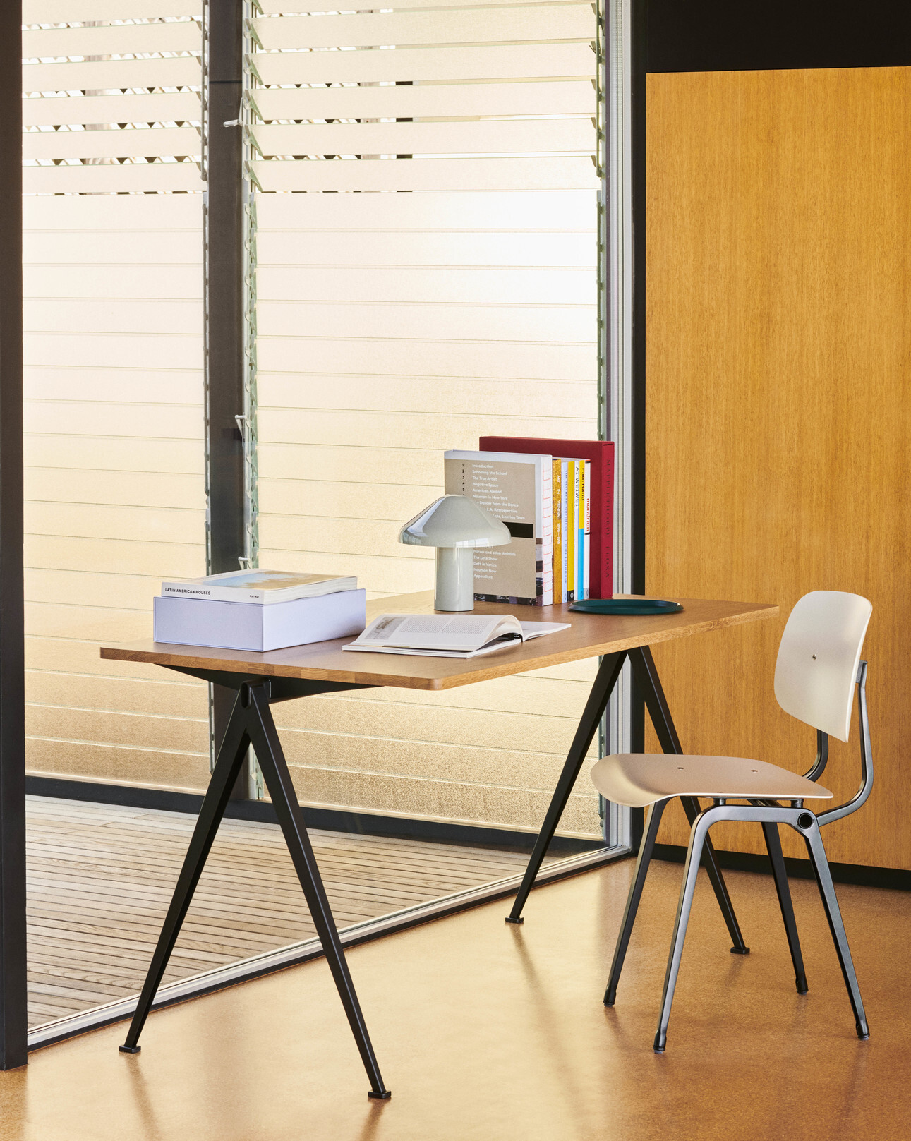 HAY灰色蘑菇燈適合放書房