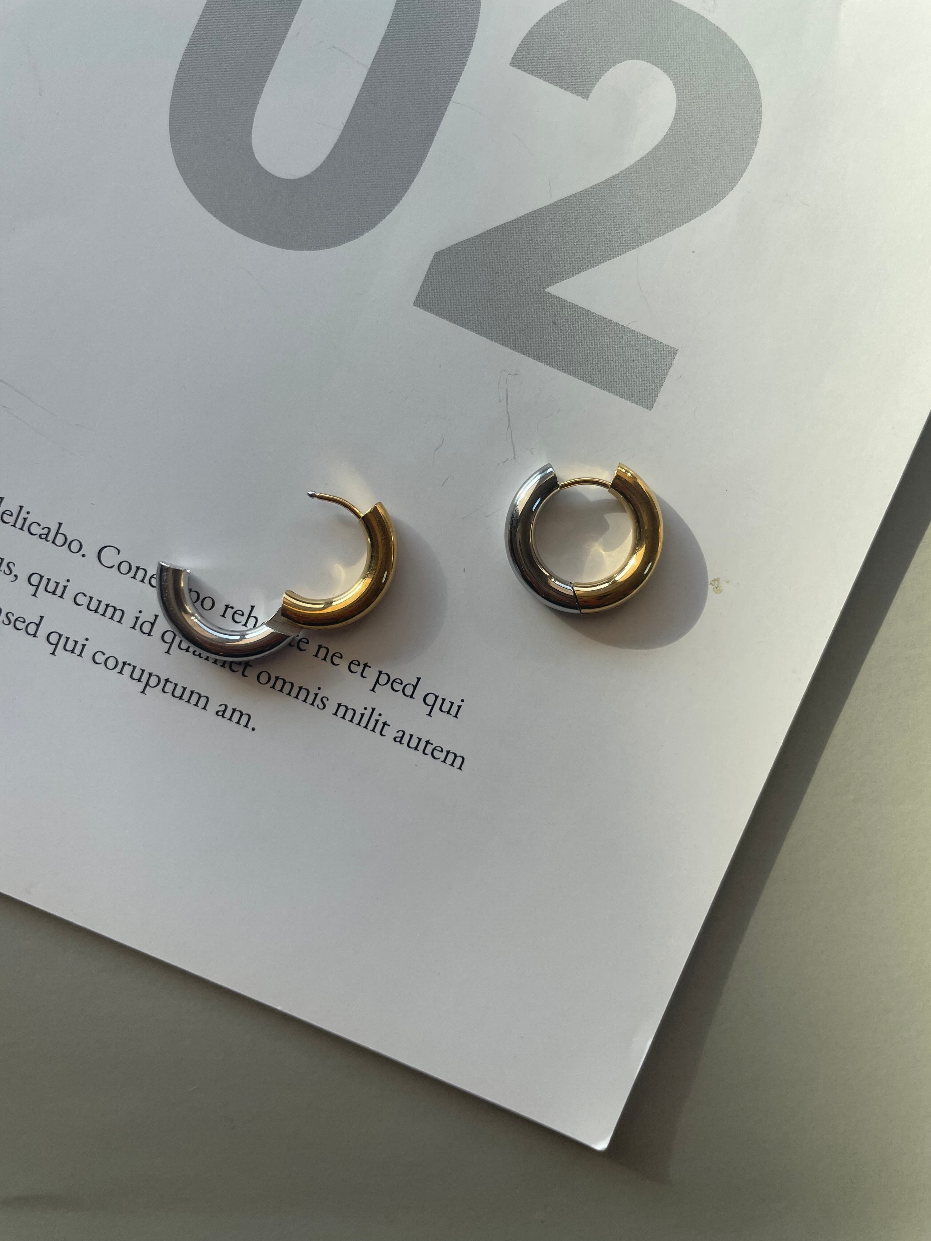 bicolor simple pierce