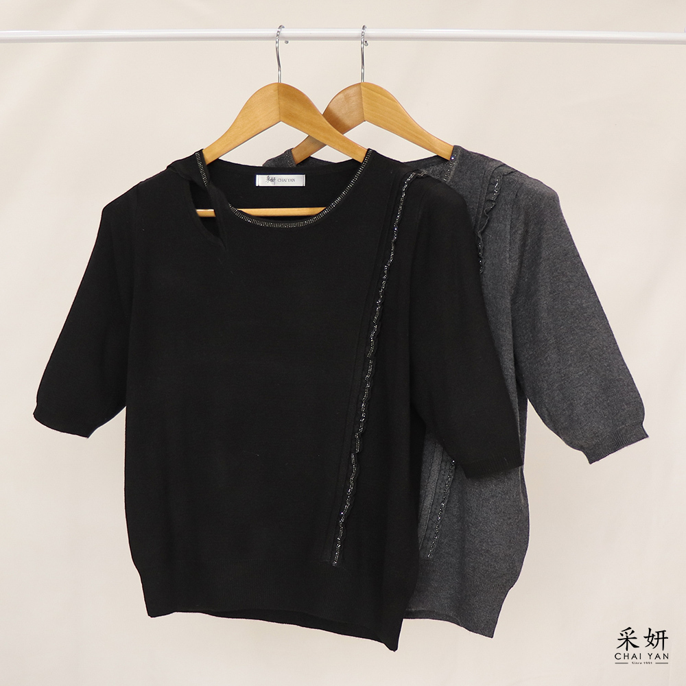 蕾絲拼接鎖骨鏤空針織圓領半袖上衣