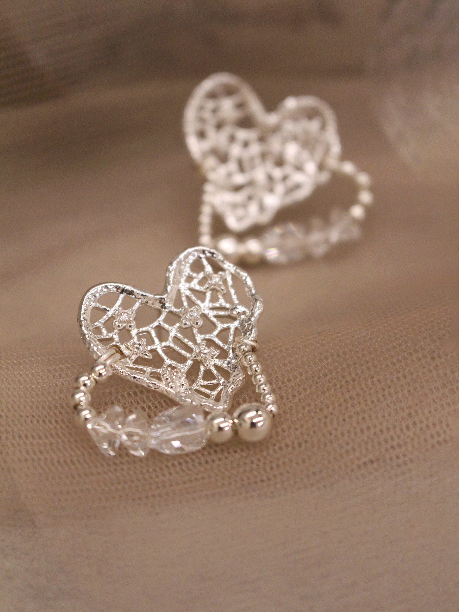 課外練習。MUCHAT手作愛心水晶純銀針耳環