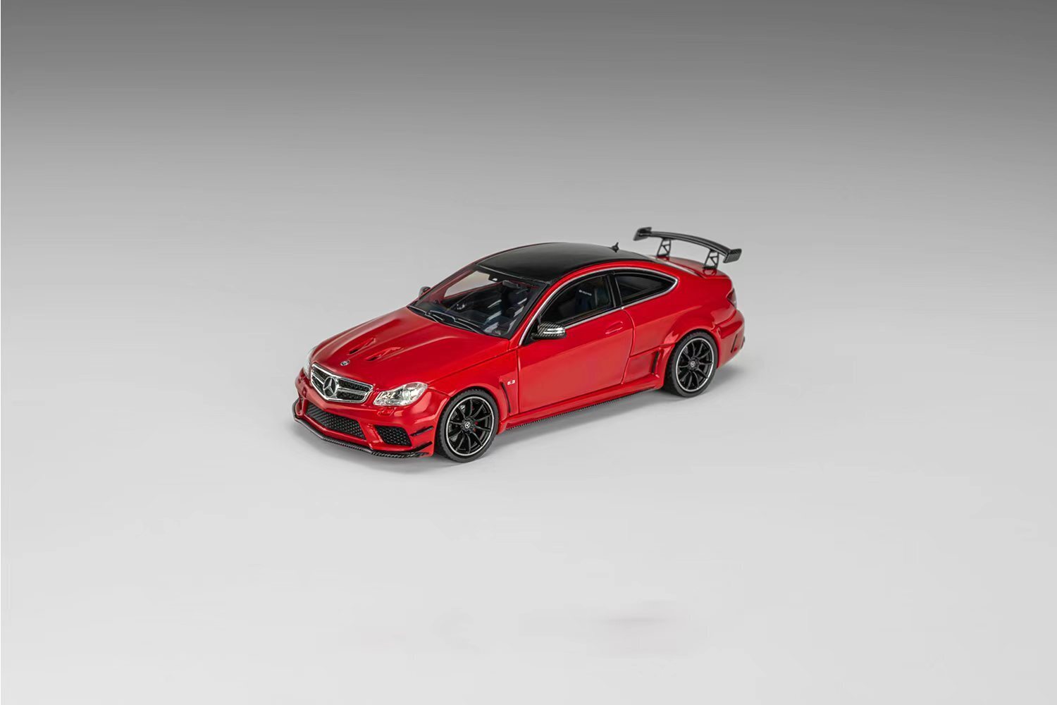 PO-$150 * CLASSIC GARAGE * 1:64 MERCEDES BENZ C63 AMG BLACK SERIES RED [OD45952]