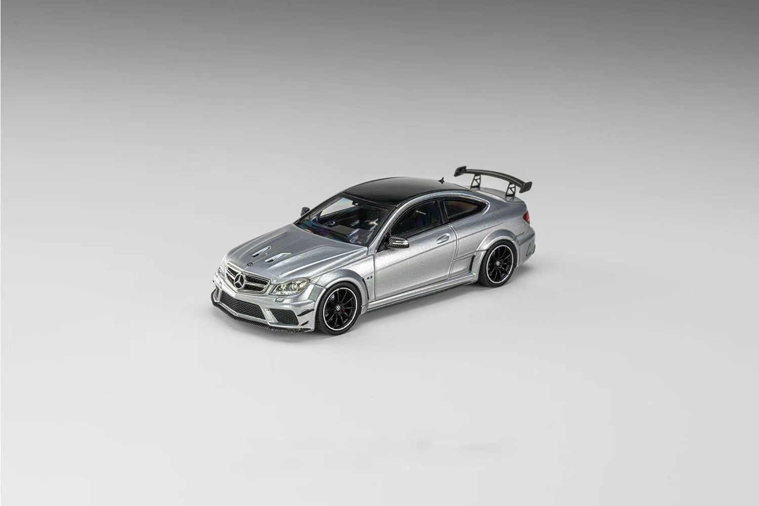 PO-$150 * CLASSIC GARAGE * 1:64 MERCEDES BENZ C63 AMG BLACK SERIES SILVER [OD45952]