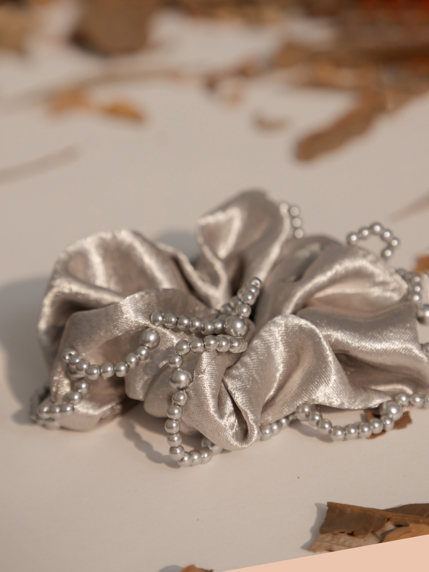 放假不接電話。MUCHAT選品銀珠邊髮圈