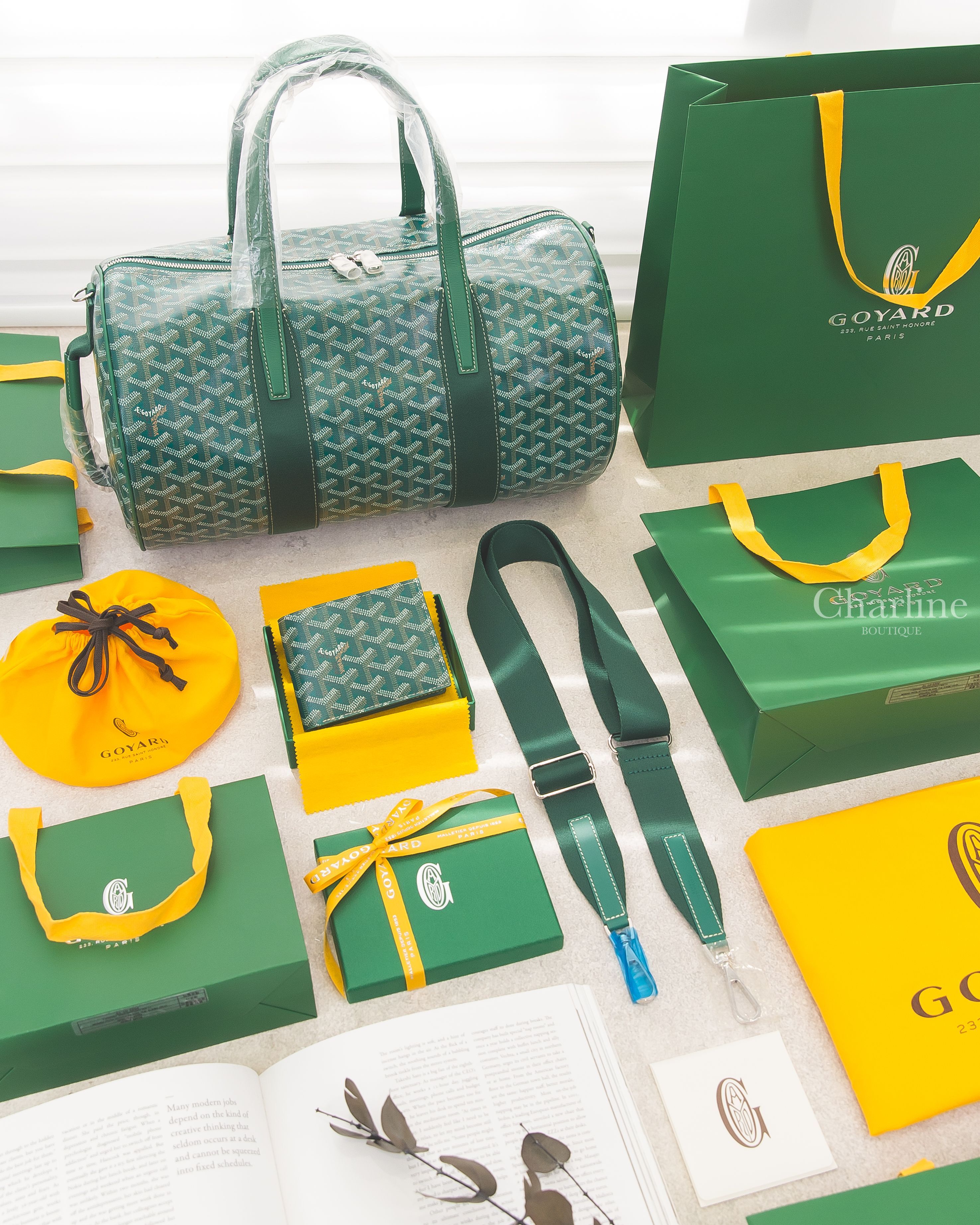 Goyard Barrel 40 Sports Bag 綠色圓筒手提包,Goyard Sangle MM Strap 綠色銀釦寬背帶,Goyard Victoire Wallet 綠色拼黃色內裡短夾-Charline Boutique 精品代購